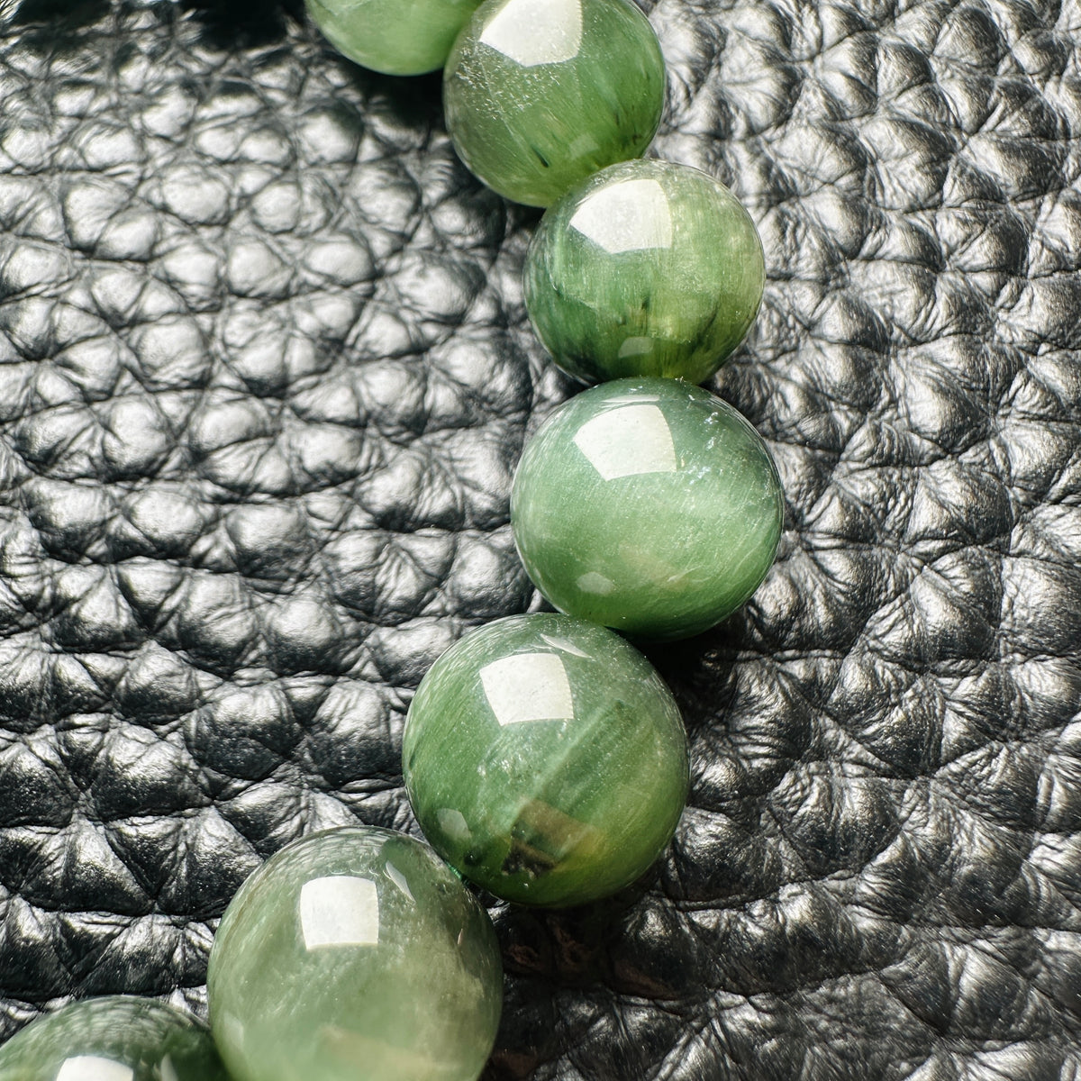 Green Rutilated Quartz Bracelet 綠髮晶 手串 03 | 手串 bracelet | 側面角度 side angle