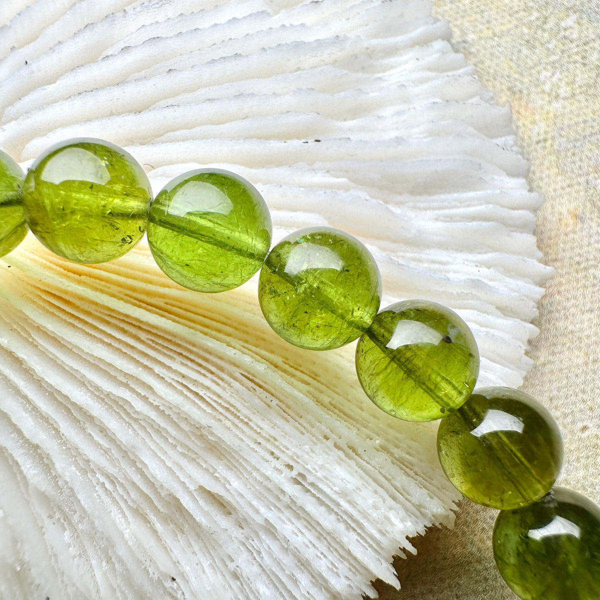 Green Tourmaline 透體綠碧璽 | 原礦 raw-crystal | 整體圖 full piece view
