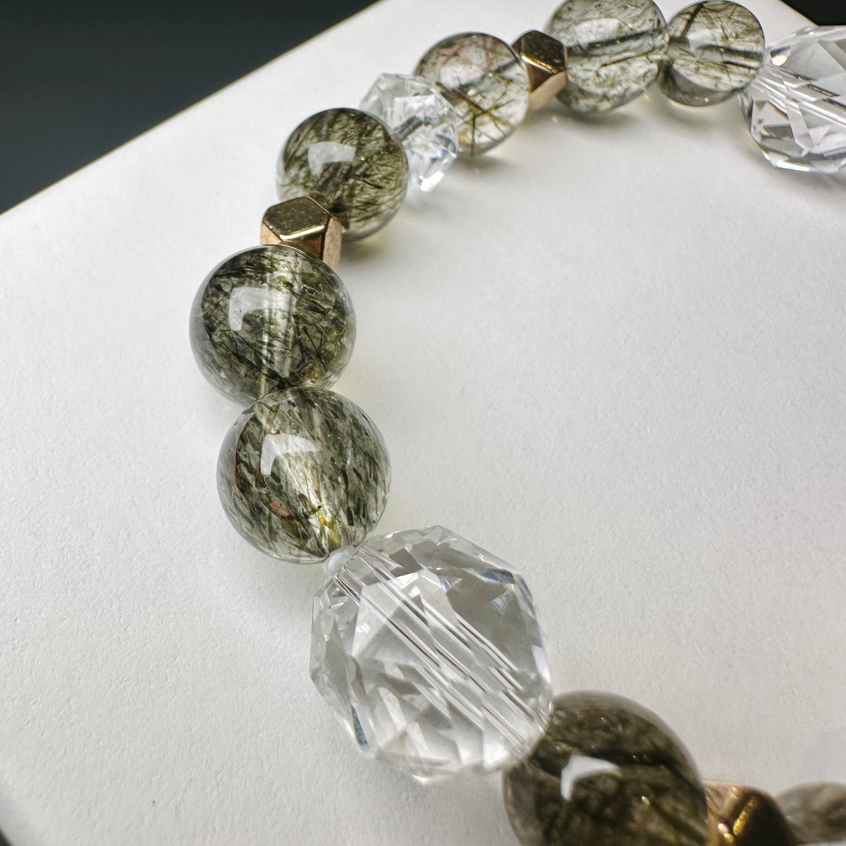 Green Tourmaline Rutilated x Clear Quartz 綠碧璽髮晶x白水晶 | 原礦 raw-crystal | 紋理特寫 texture detail