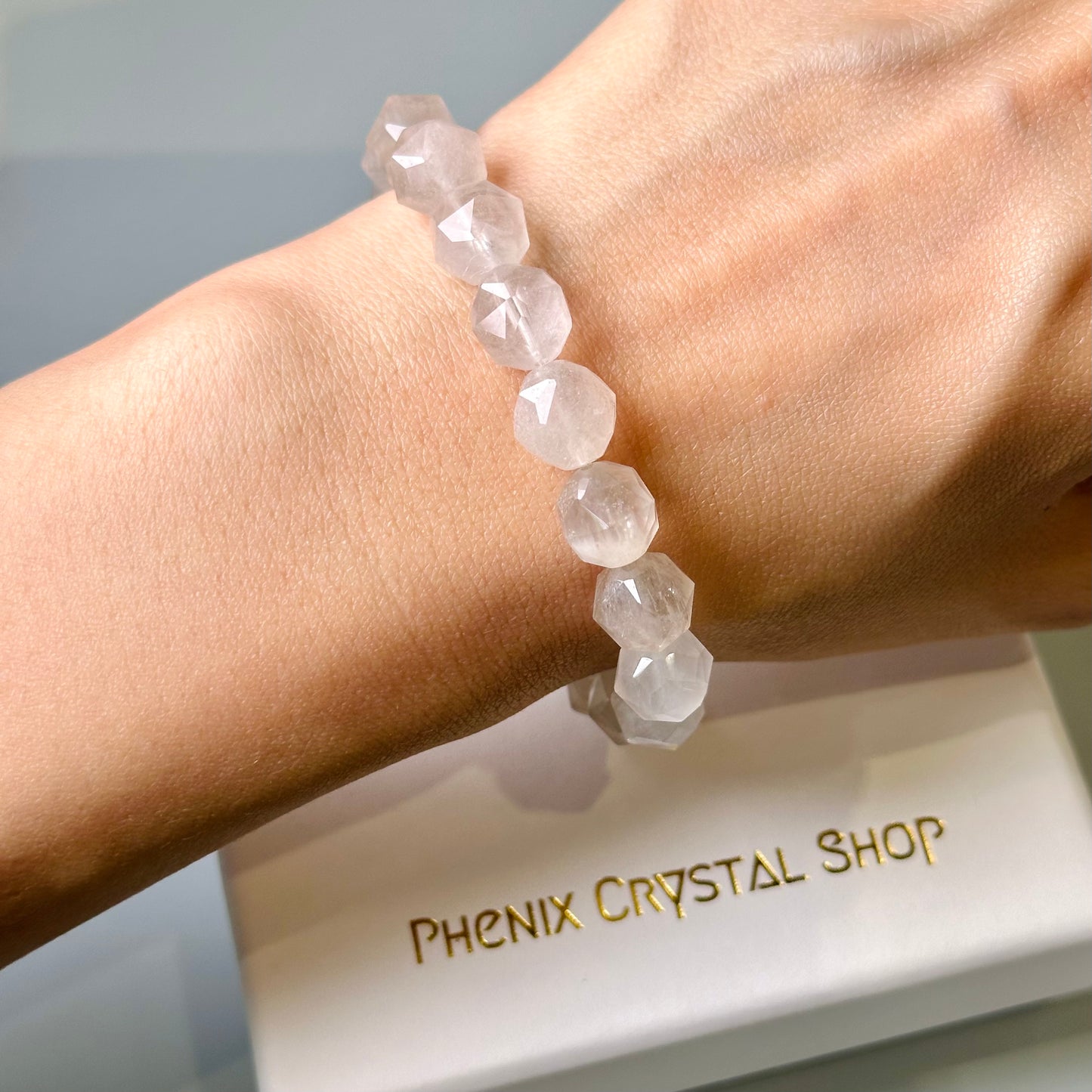 Grey Rabbit Hair Quartz 灰兔毛手串 | 手串 bracelet | 紋理特寫 texture detail