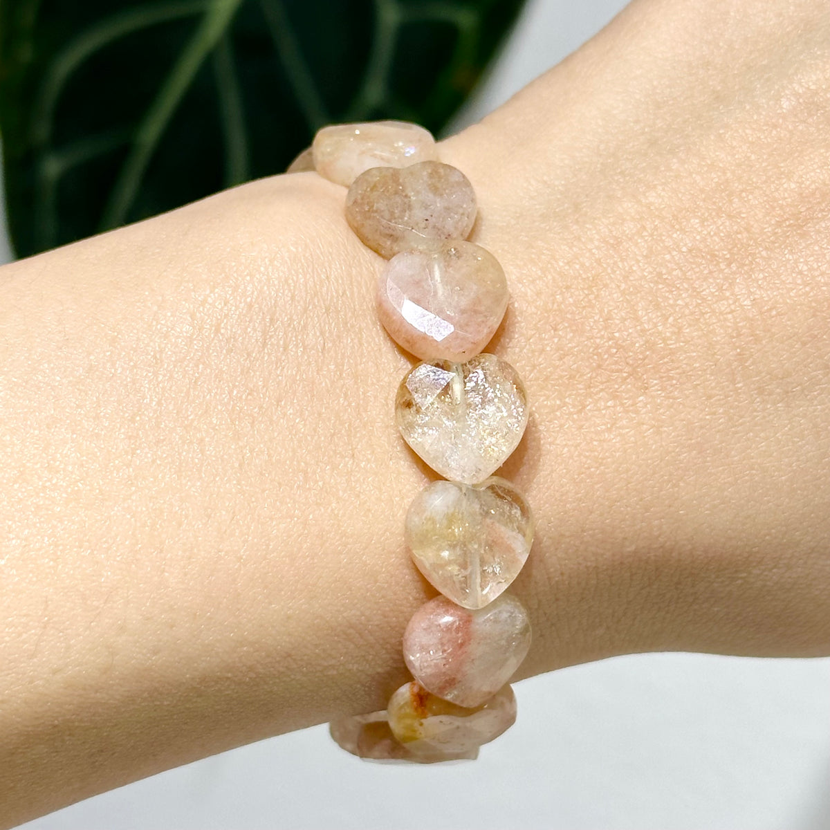Heart Shape Citrine with Inclusion 心型黃晶共生 | 擺件 decor-piece | 側面角度 side angle