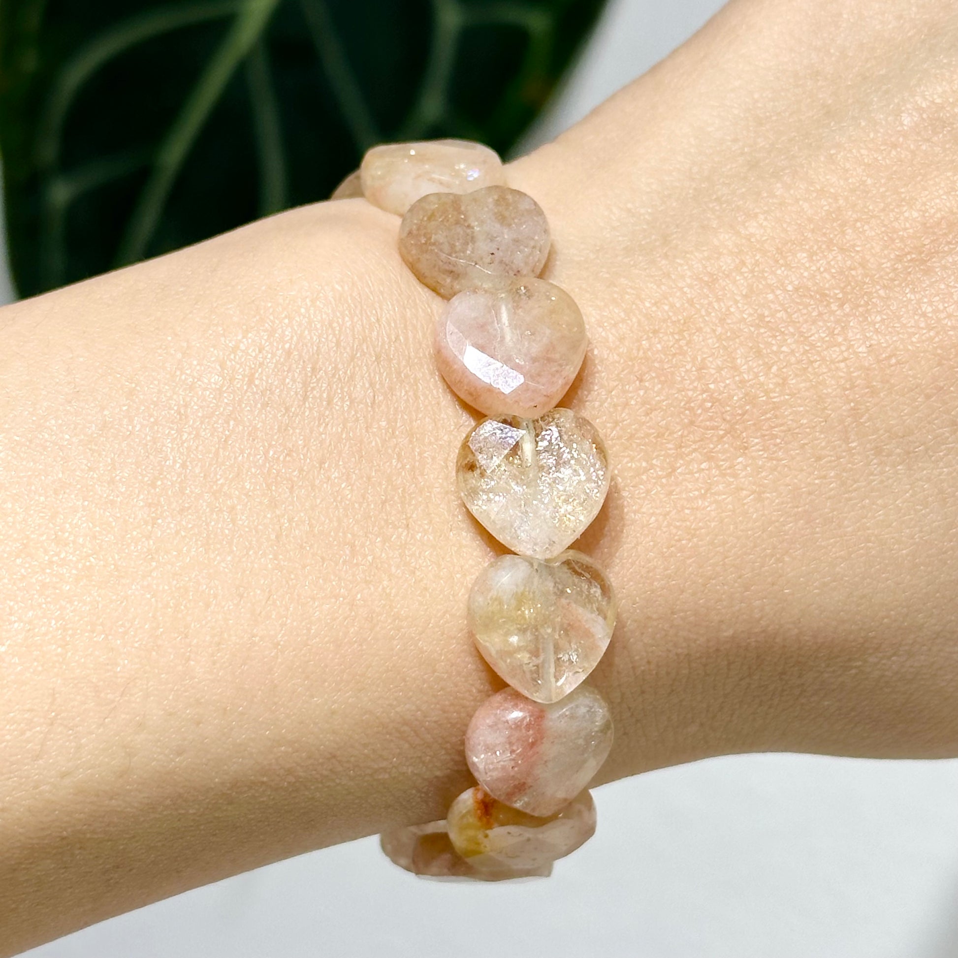 Heart Shape Citrine with Inclusion 心型黃晶共生 | 擺件 decor-piece | 側面角度 side angle