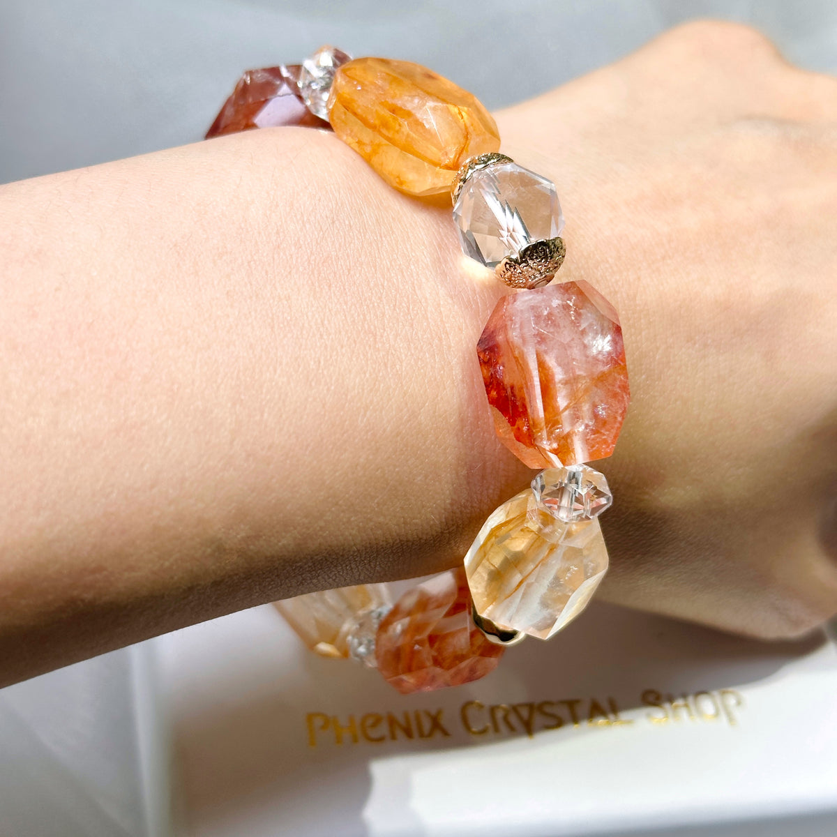 Hematoid Quartz Faceted Bracelet 錦鯉膠花切割款手串 | 手串 bracelet | 紋理特寫 texture detail