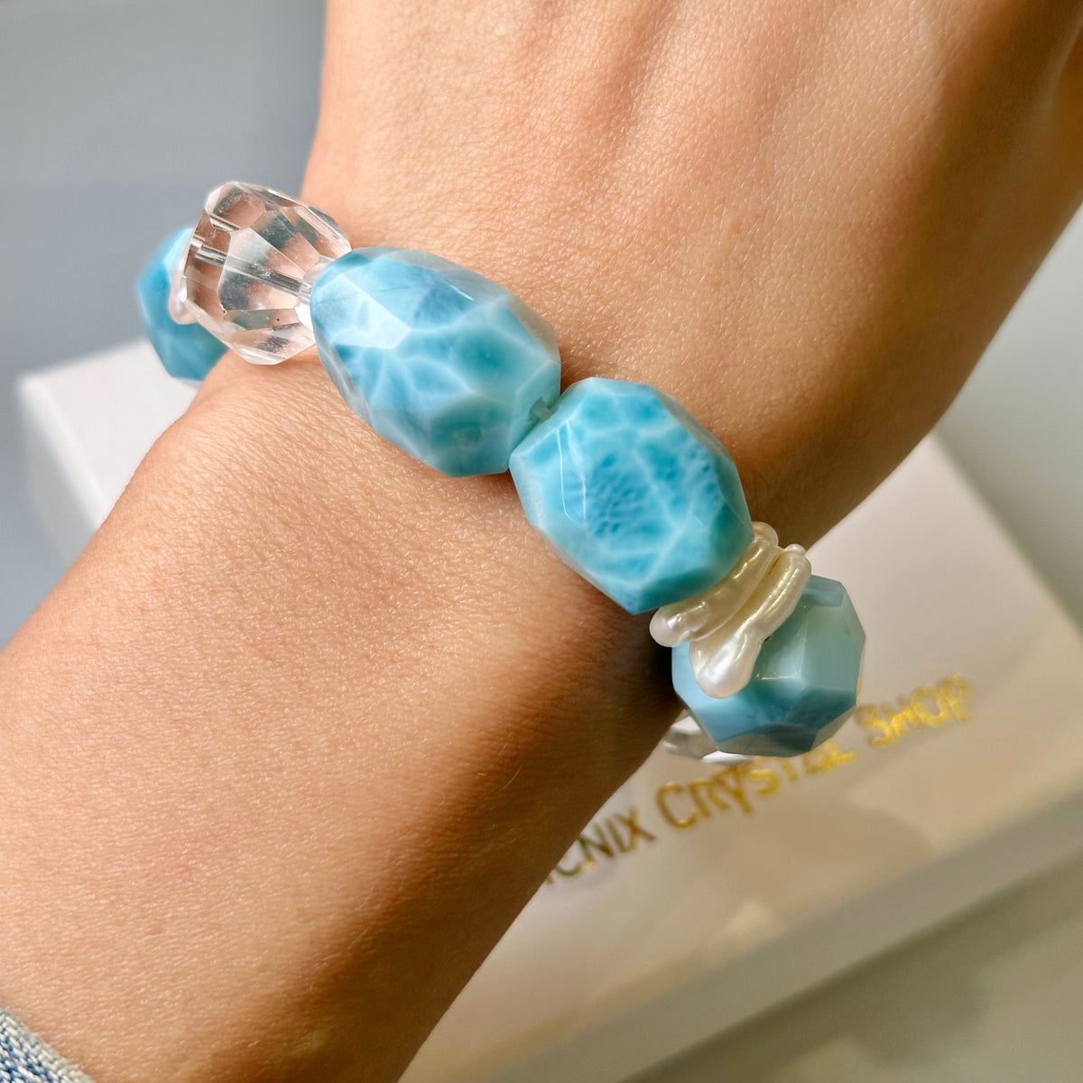 HUGE Larimar x Pearl x Clear Quartz Designer Bracelet 巨型海紋石淡水珍珠白水晶設計手串 | 手串 bracelet | 細節特寫 close up detail