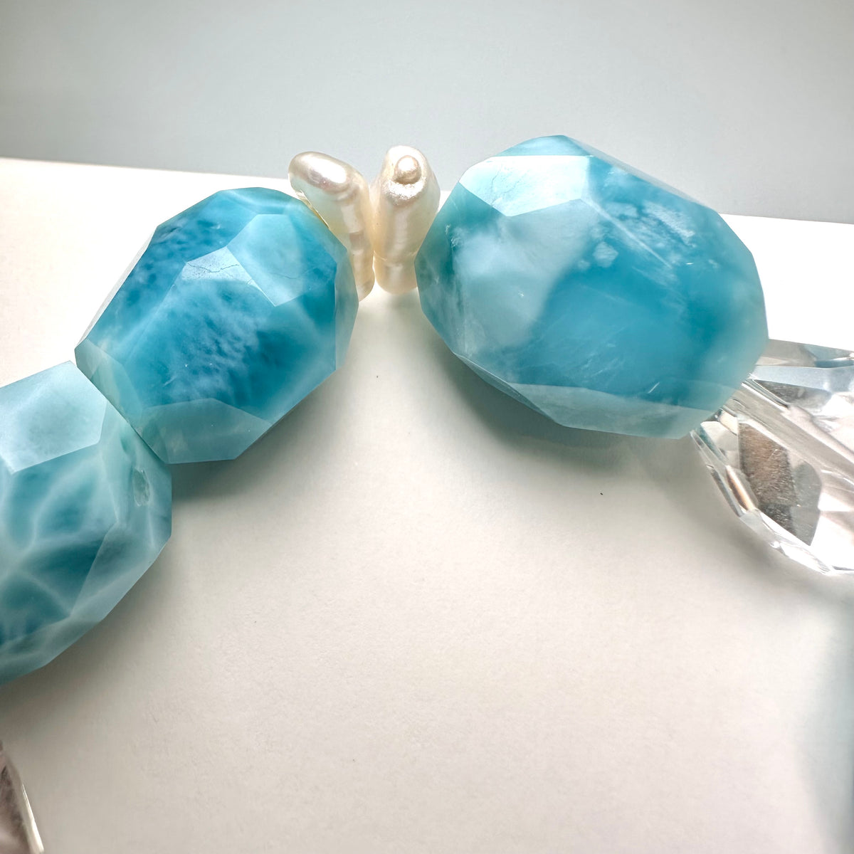 HUGE Larimar x Pearl x Clear Quartz Designer Bracelet 巨型海紋石淡水珍珠白水晶設計手串 | 手串 bracelet | 紋理特寫 texture detail
