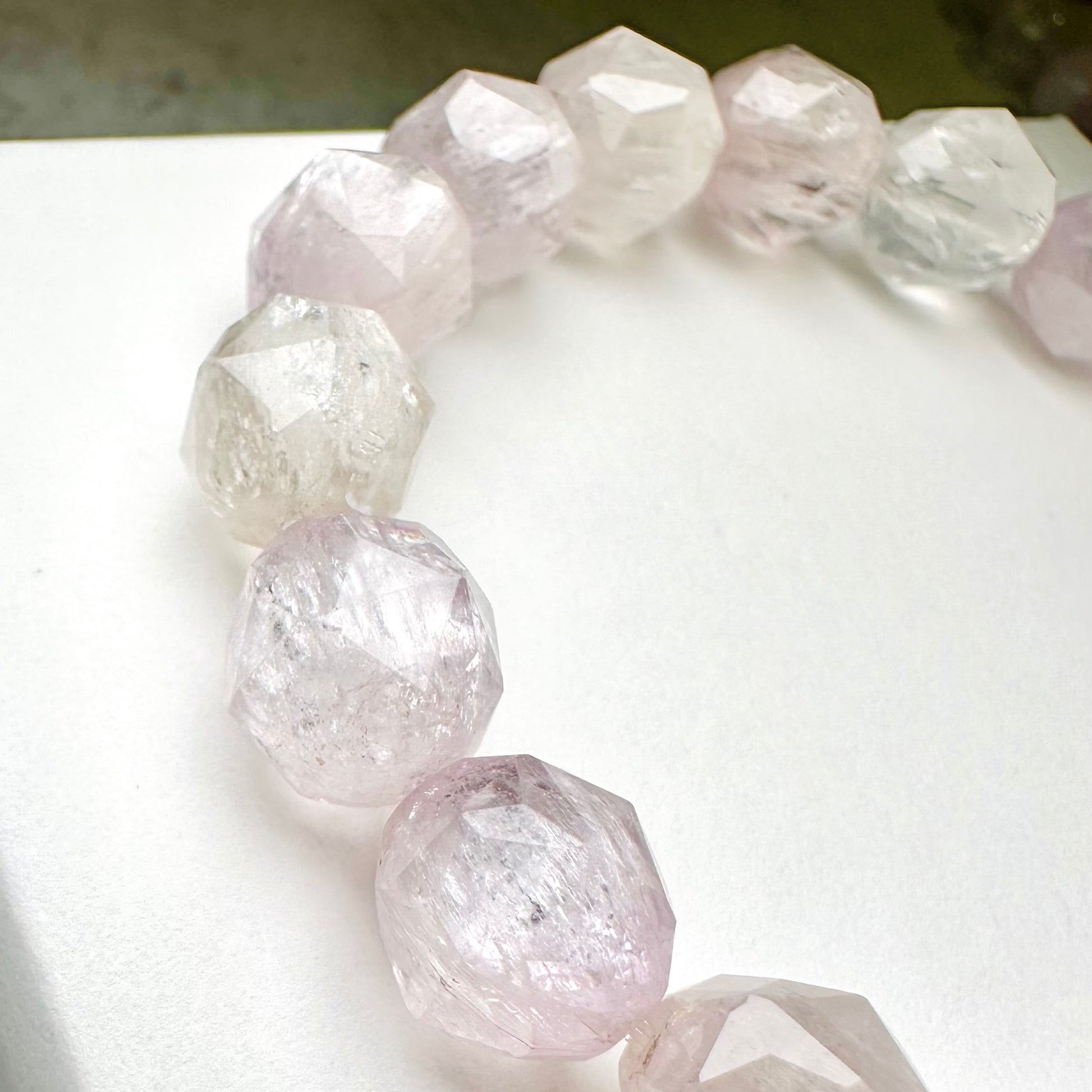 Kunzite Starcut 紫鋰輝 | 星切水晶 star-cut-crystal | 細節特寫 close up detail