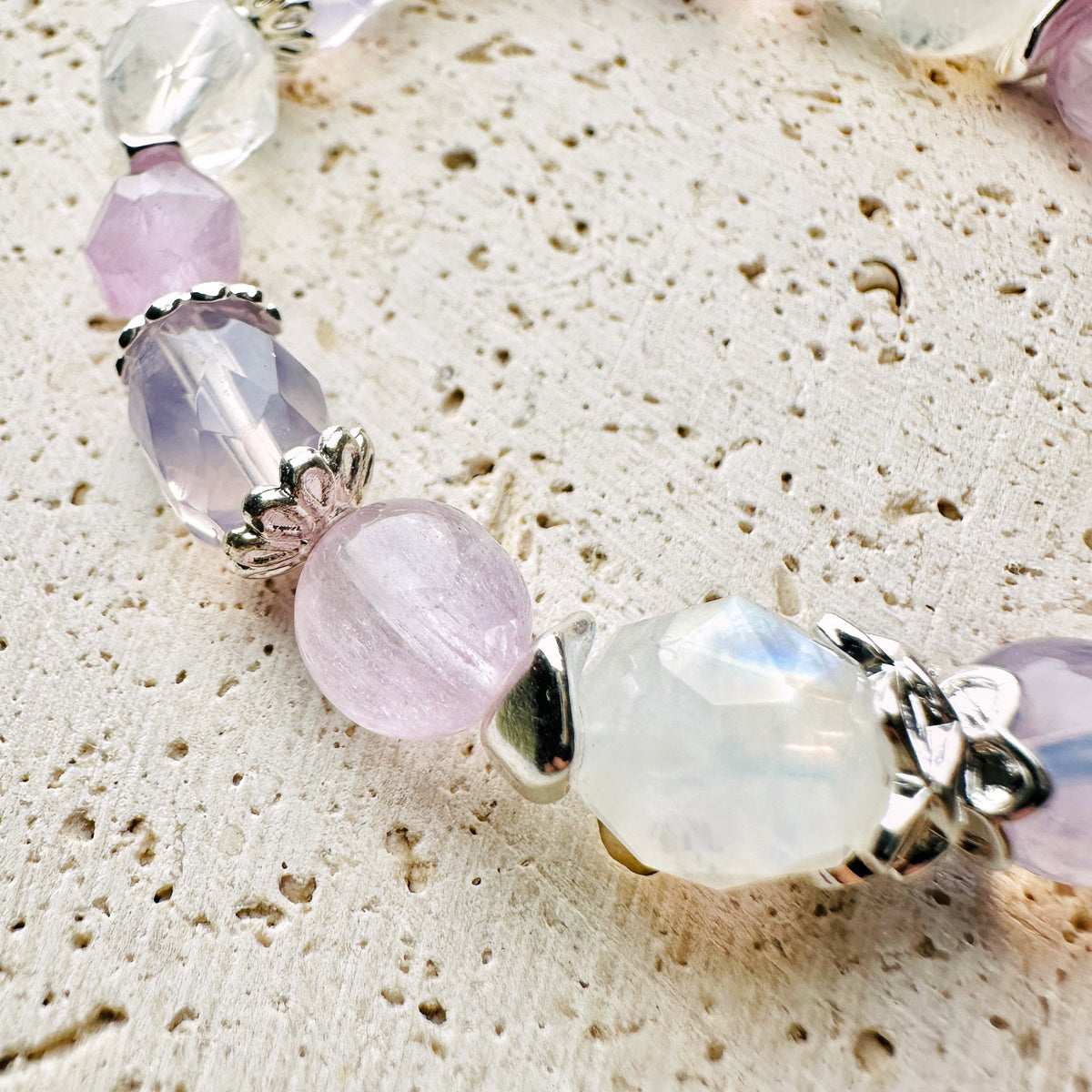 Lavender Quartz Moonstone Kunzite Blue Needle Quartz 紫玉晶 月亮石 紫鋰輝 藍針水晶 | 原礦 raw-crystal | 側面角度 side angle
