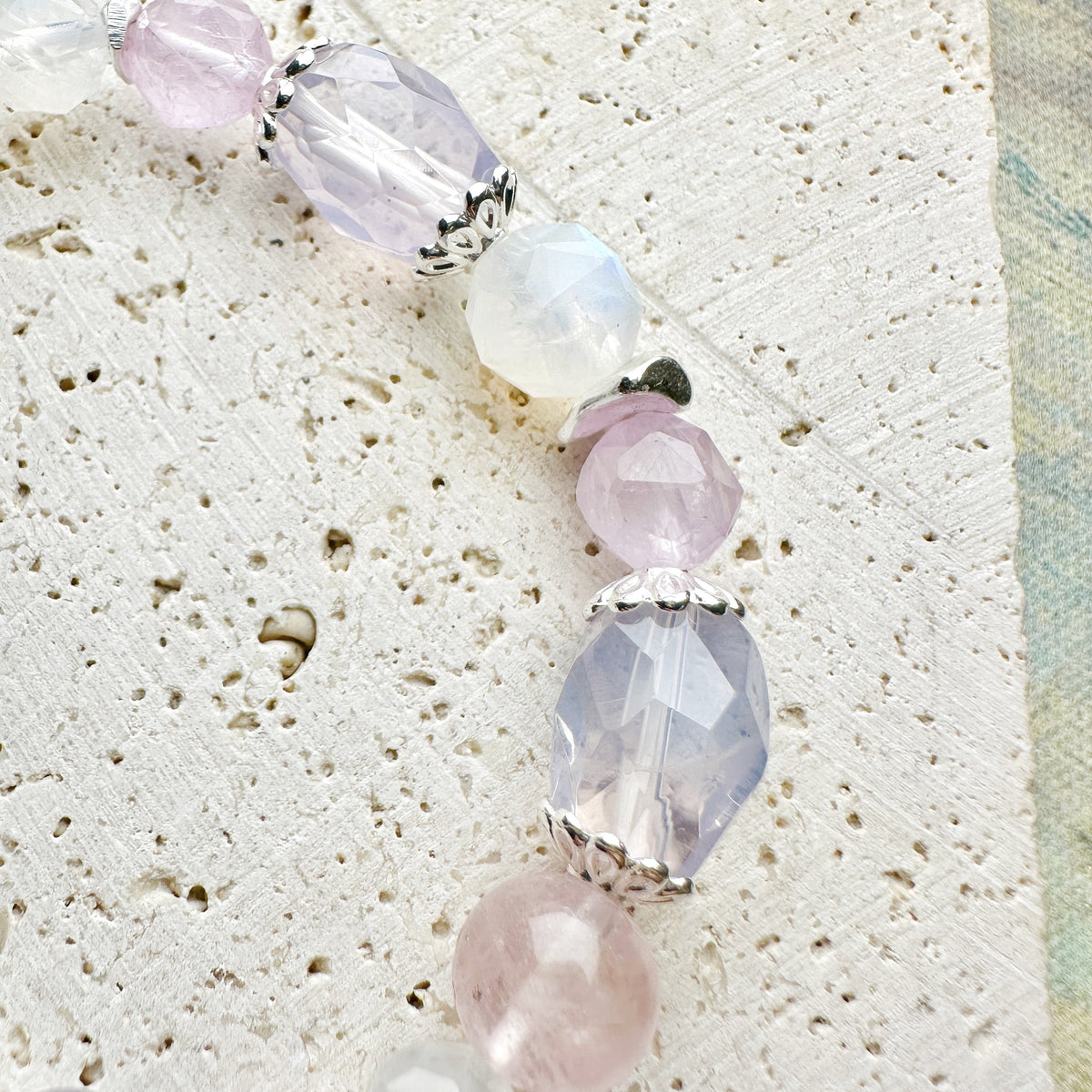 Lavender Quartz Moonstone Kunzite Blue Needle Quartz 紫玉晶 月亮石 紫鋰輝 藍針水晶 | 原礦 raw-crystal | 紋理特寫 texture detail
