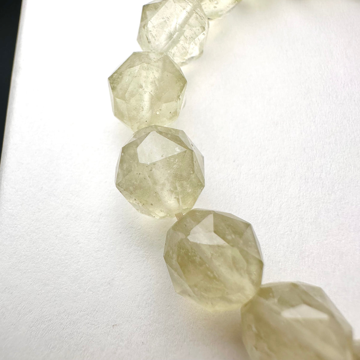Libyan Gold Tektite Bracelet 利比亞黃金隕石手串 | 手串 bracelet | 側面角度 side angle