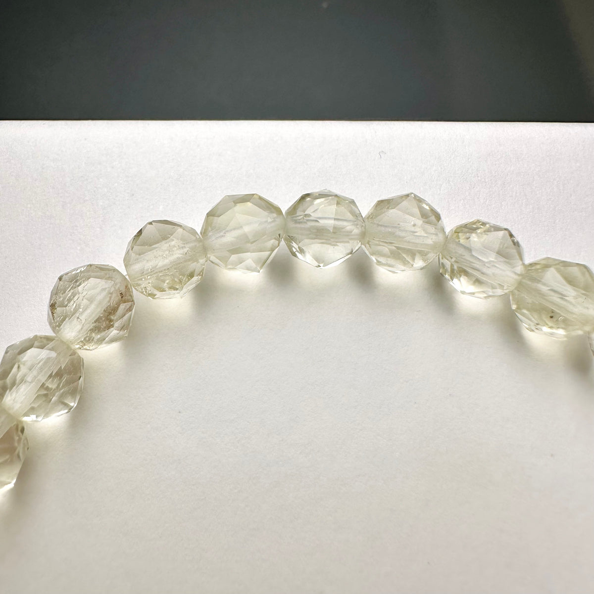 Libyan Gold Tektite Bracelet 利比亞黃金隕石手串 Starcut | 手串 bracelet | 側面角度 side angle