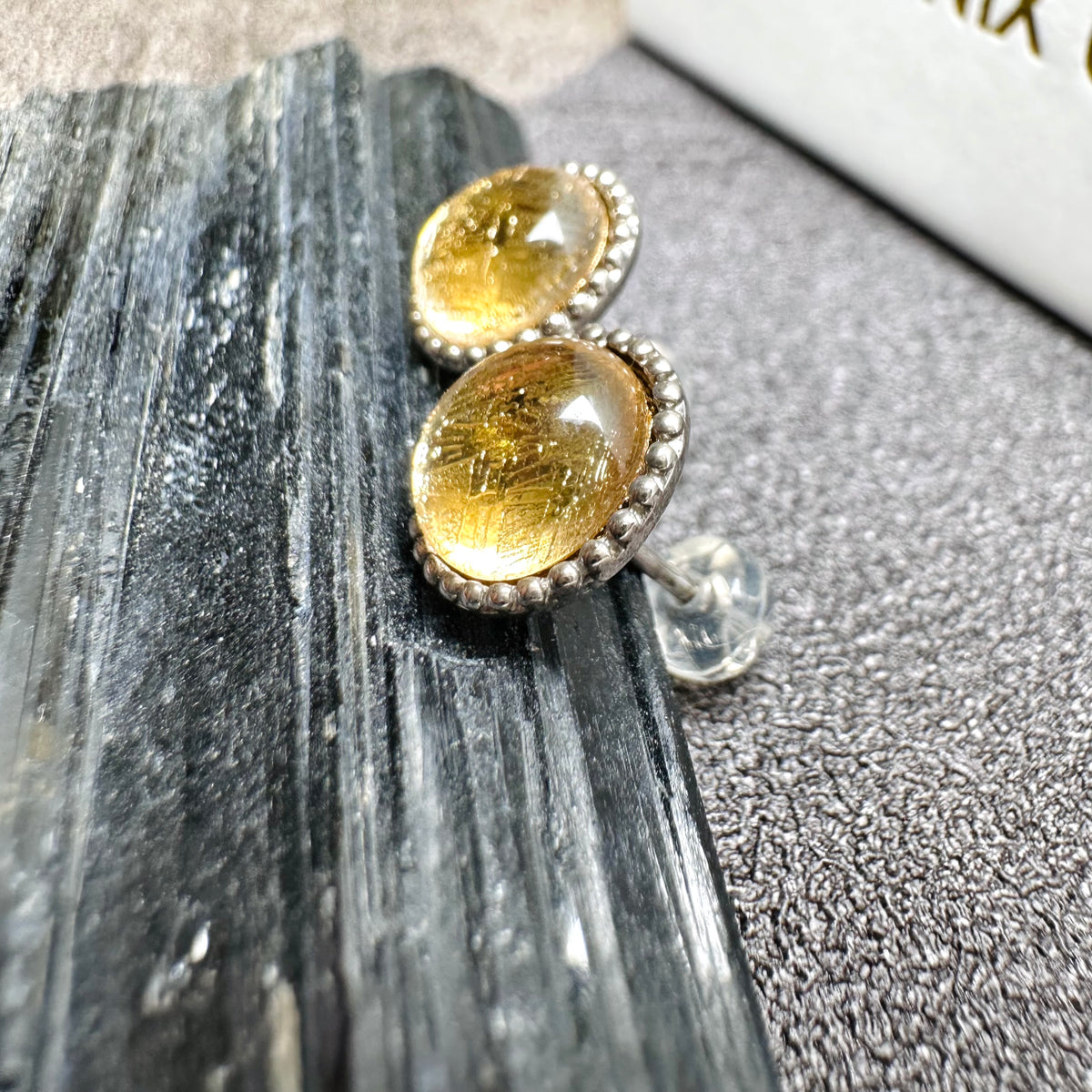 Meteorite Earrings 天鐵耳環 | 耳飾 earrings | 細節特寫 close up detail