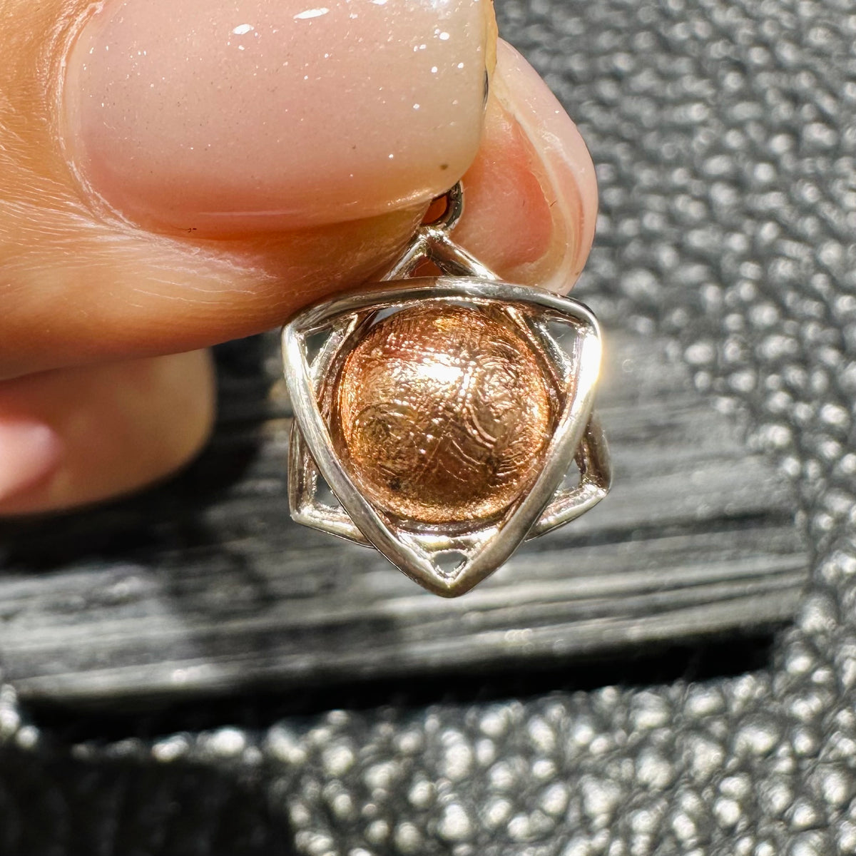 Meteorite Rose Gold Star of David Pendant 天鐵玫瑰金色大衞星吊墜 | 吊墜 pendant | 側面角度 side angle