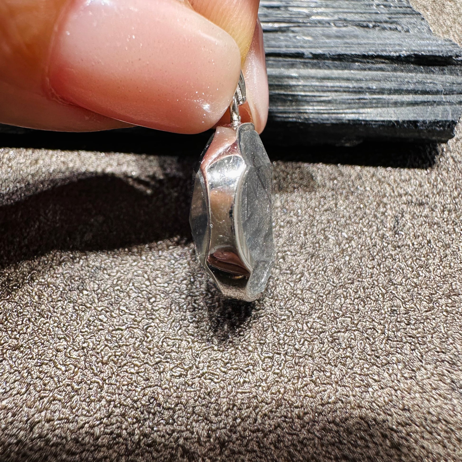 Meteorite Silver Star of David Pendant 天鐵銀色大衞星吊墜 | 吊墜 pendant | 側面角度 side angle