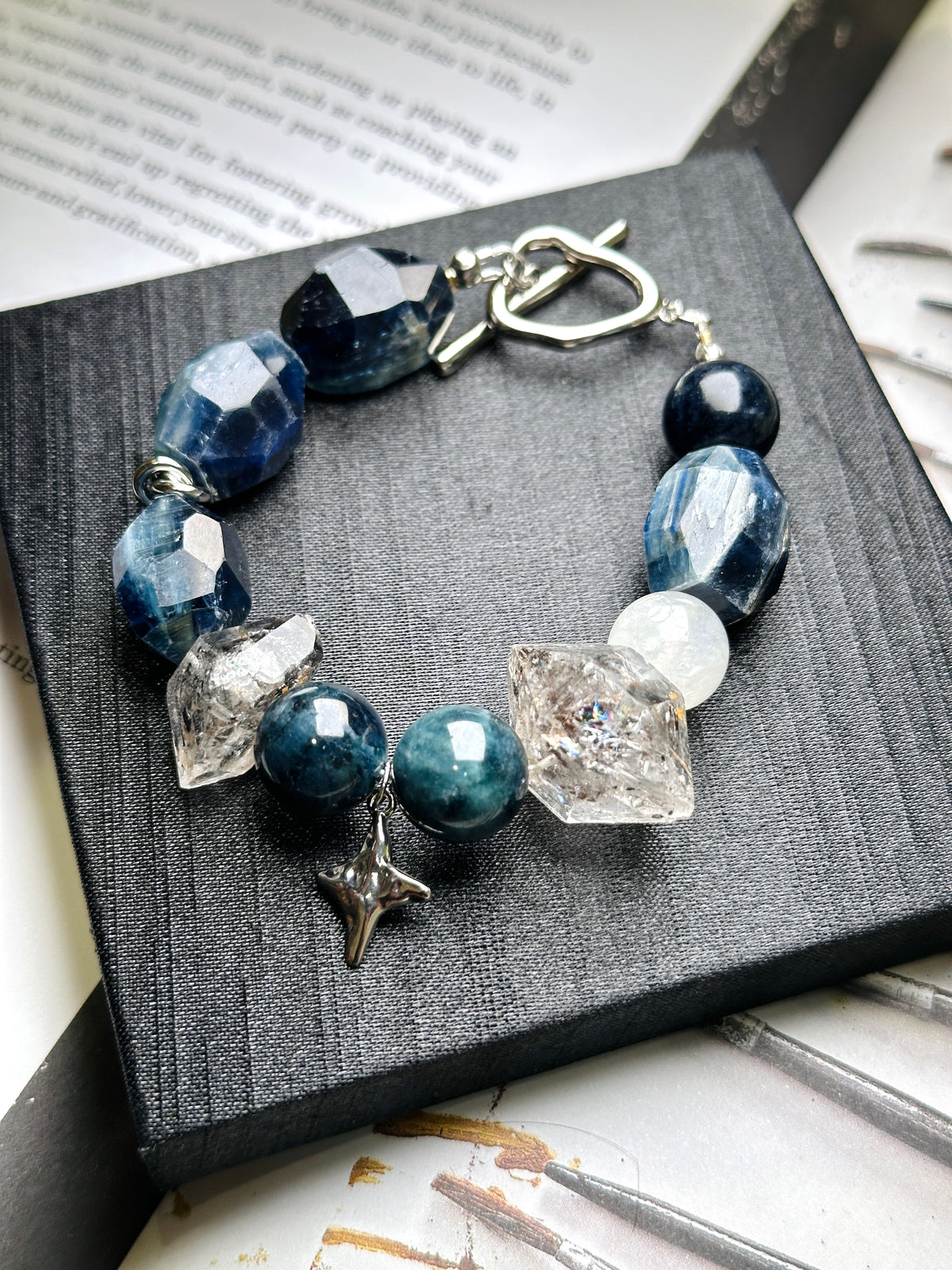 Midnight moon bracelet 午夜月光手串 | 手串 bracelet | 正面圖 front view