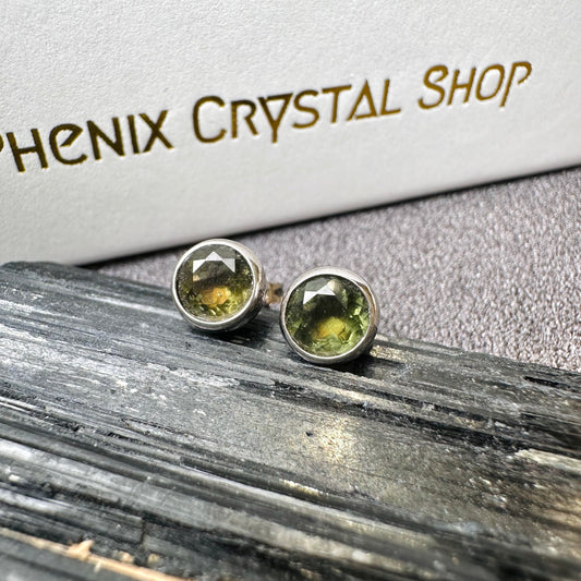 Moldavite Earrings 捷克綠隕石耳環 | 耳飾 earrings | 正面圖 front view