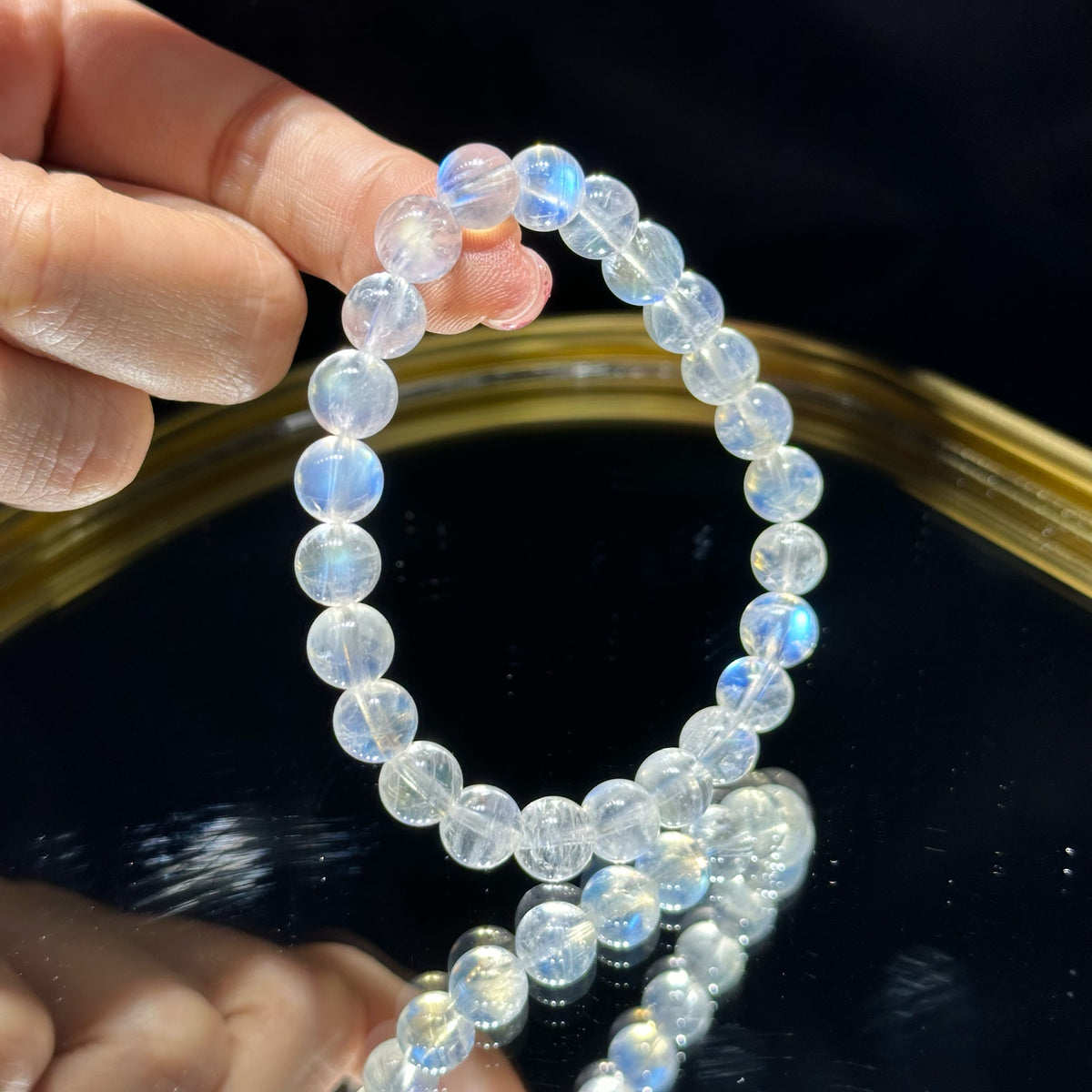 Moonstone Bracelet 印度藍光月亮石 | 手串 bracelet | 正面圖 front view