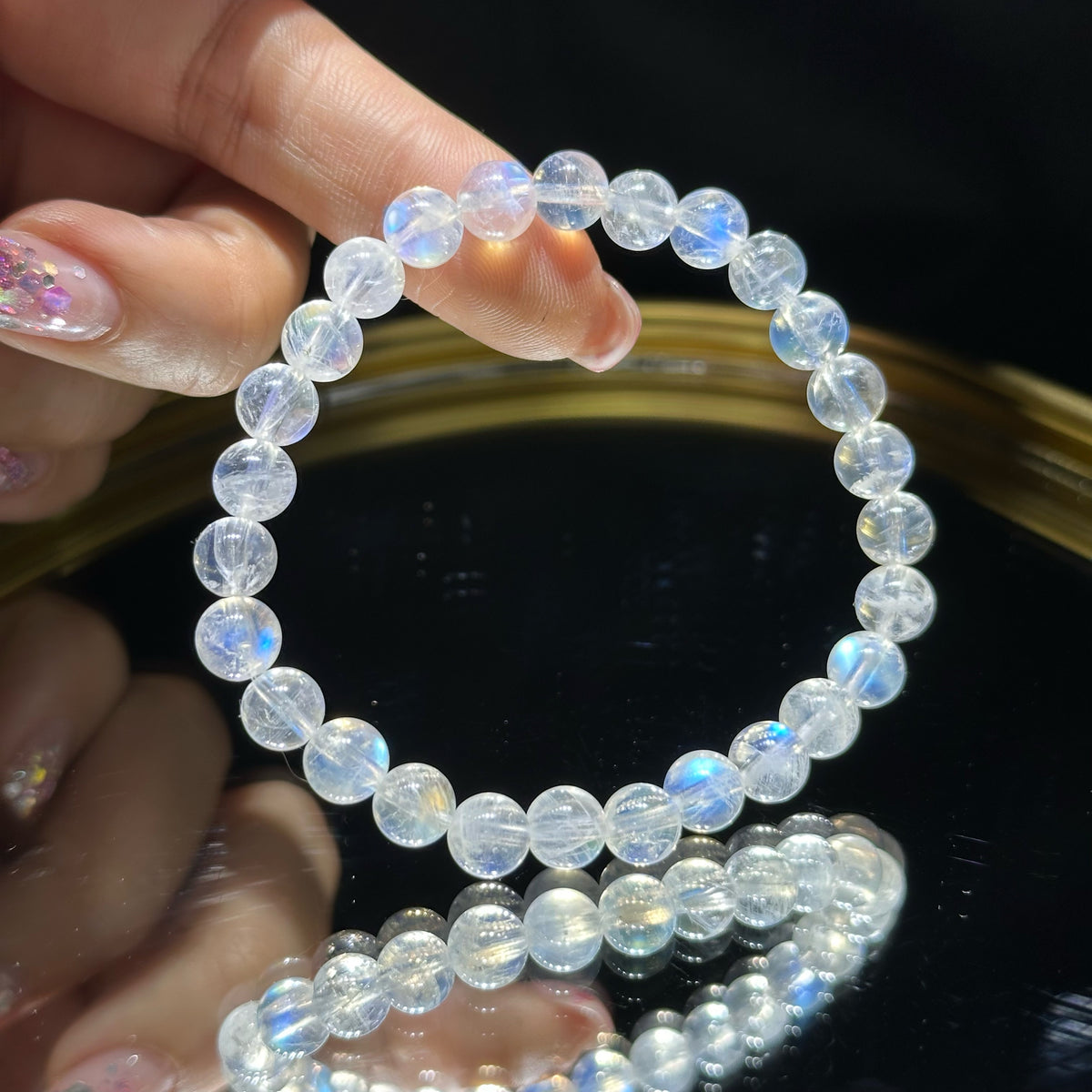 Moonstone Bracelet 印度藍光月亮石 | 手串 bracelet | 側面角度 side angle