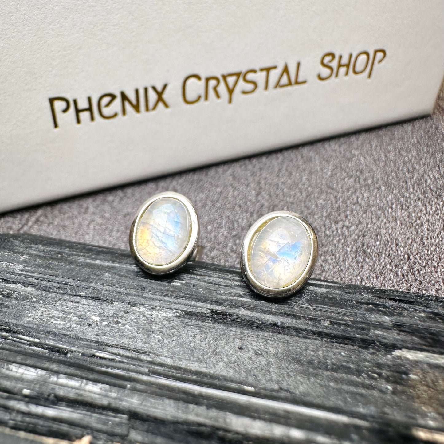 Moonstone Earrings 月亮石耳環 | 耳飾 earrings | 正面圖 front view