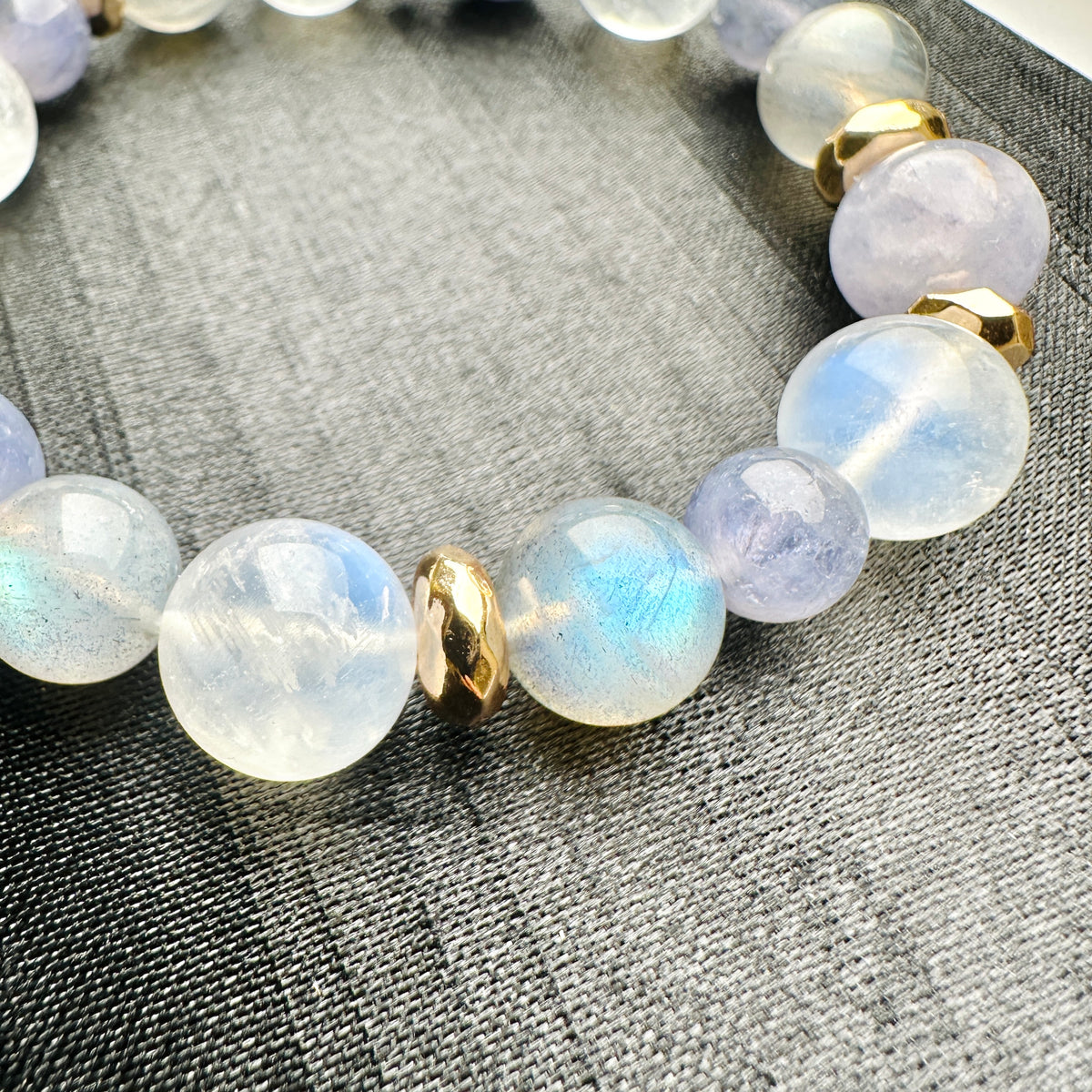 Moonstone Labradorite x Iolite Design Bracelet 月亮石x拉長石x堇青石 設計手串 | 手串 bracelet | 整體圖 full piece view