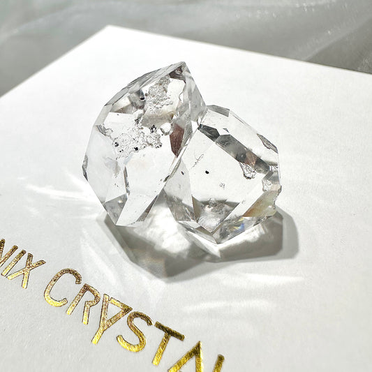 New York Herkimer Diamond 美國閃靈鑽 | 原礦 raw-crystal | 正面圖 front view