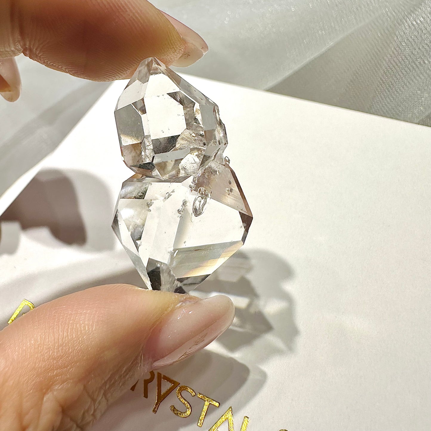 New York Herkimer Diamond 美國閃靈鑽 | 原礦 raw-crystal | 側面角度 side angle