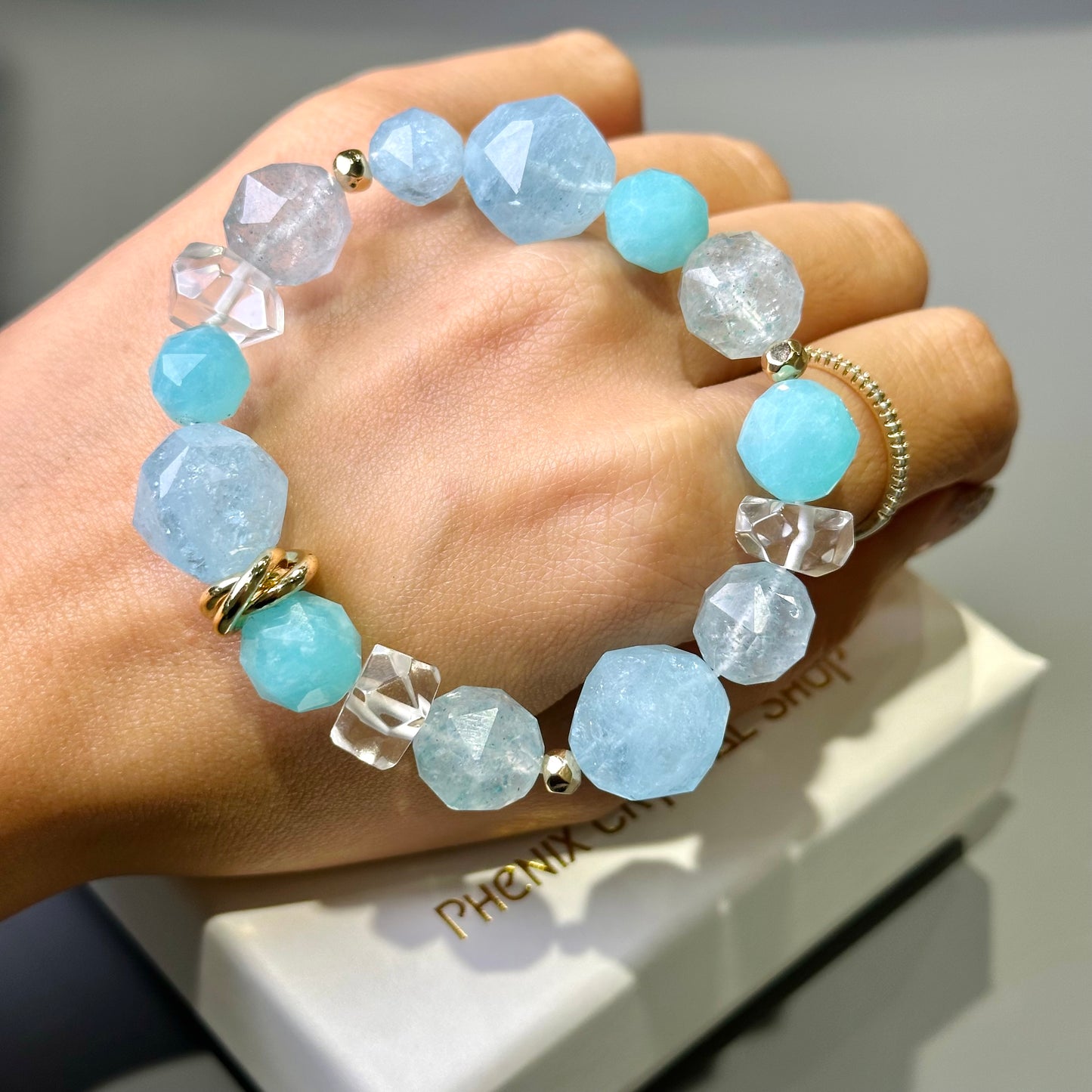 Ocean Blue Aquamarine Amazonite Blue Mica Quartz Clear Quartz | 手串 bracelet | Additional angle