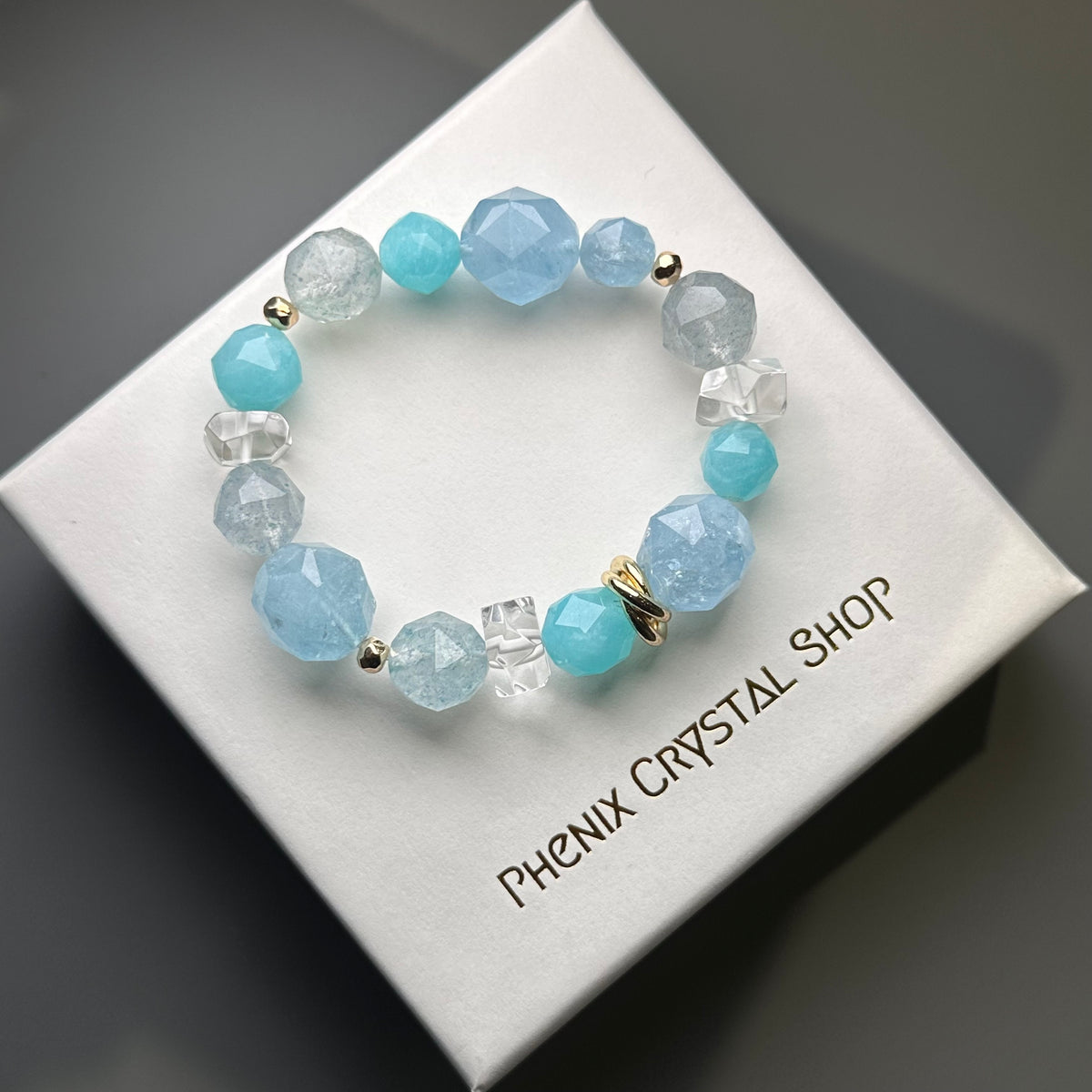 Ocean Blue海洋風手串！海藍寶x藍玉髓x天河石x白水晶 Aquamarine, Amazonite, Blue Mica Quartz and Clear Quartz | 手串 bracelet | 細節特寫 close up detail