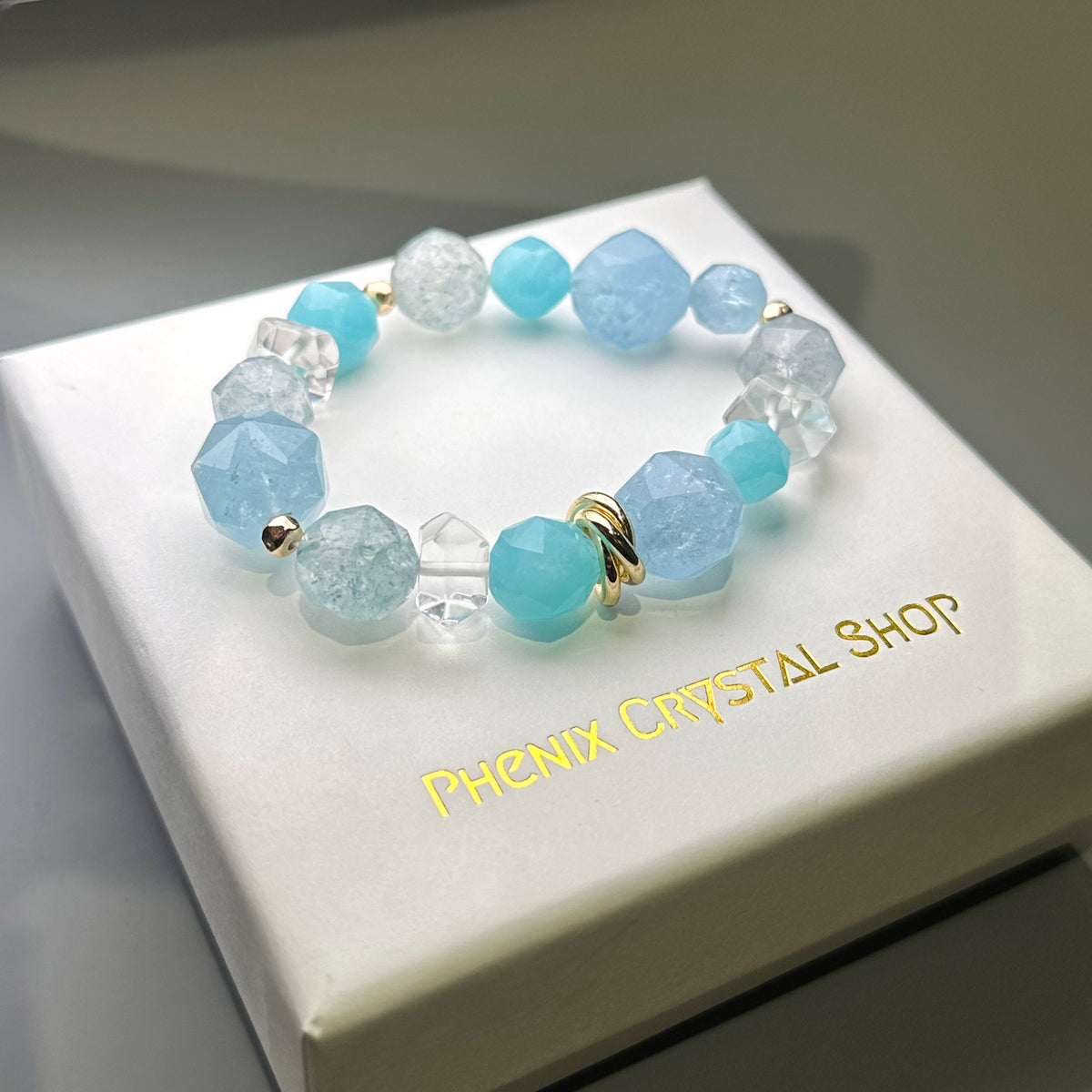 Ocean Blue海洋風手串！海藍寶x藍玉髓x天河石x白水晶 Aquamarine, Amazonite, Blue Mica Quartz and Clear Quartz | 手串 bracelet | 側面角度 side angle