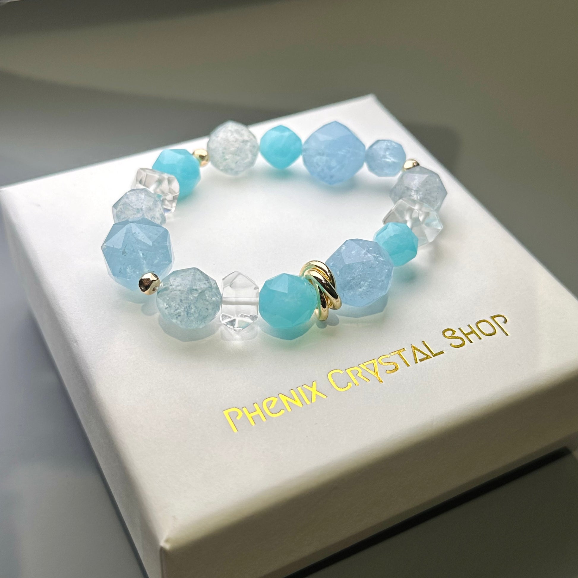 Ocean Blue海洋風手串！海藍寶x藍玉髓x天河石x白水晶 Aquamarine, Amazonite, Blue Mica Quartz and Clear Quartz | 手串 bracelet | 側面角度 side angle