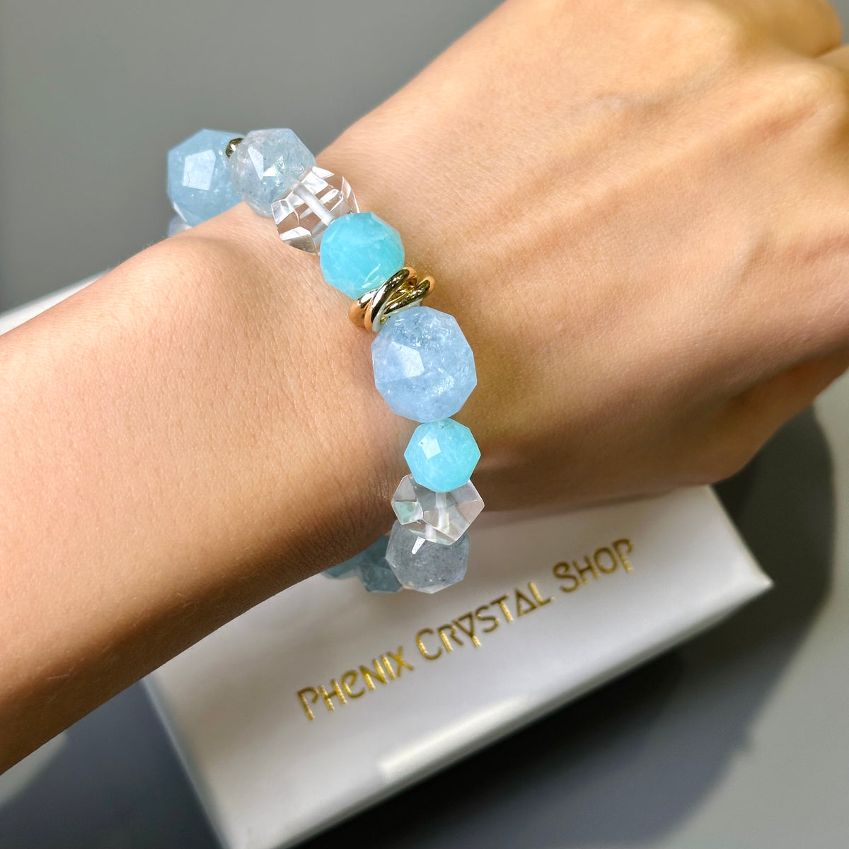 Ocean Blue海洋風手串！海藍寶x藍玉髓x天河石x白水晶 Aquamarine, Amazonite, Blue Mica Quartz and Clear Quartz | 手串 bracelet | 紋理特寫 texture detail