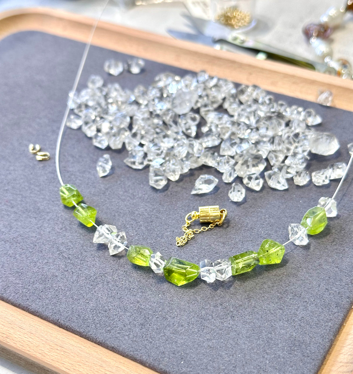 Peridot x Herkimer Diamond 橄欖石 閃靈鑽手鏈 | 手串 bracelet | 細節特寫 close up detail