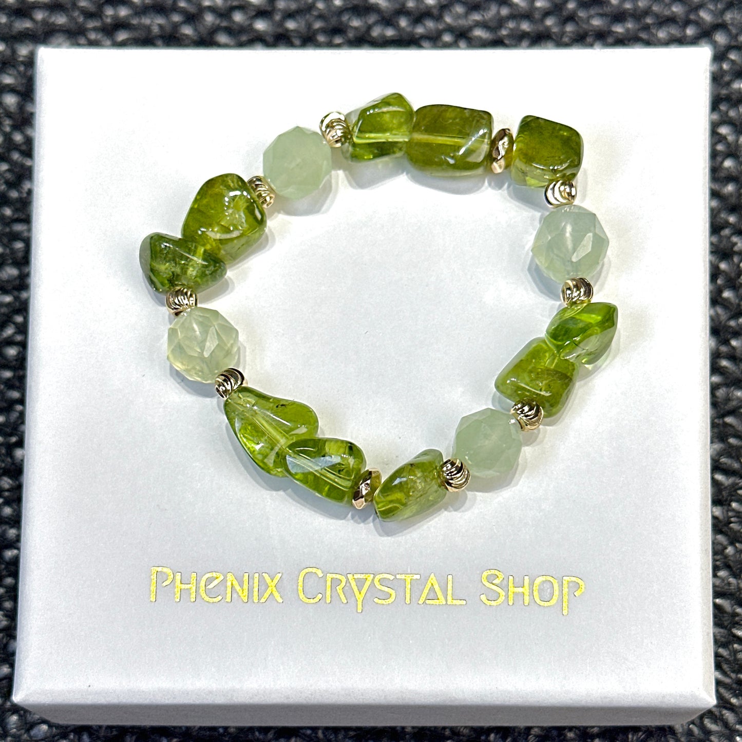 Peridot x Prehnite 橄欖石 葡萄石 | 原礦 raw-crystal | 細節特寫 close up detail