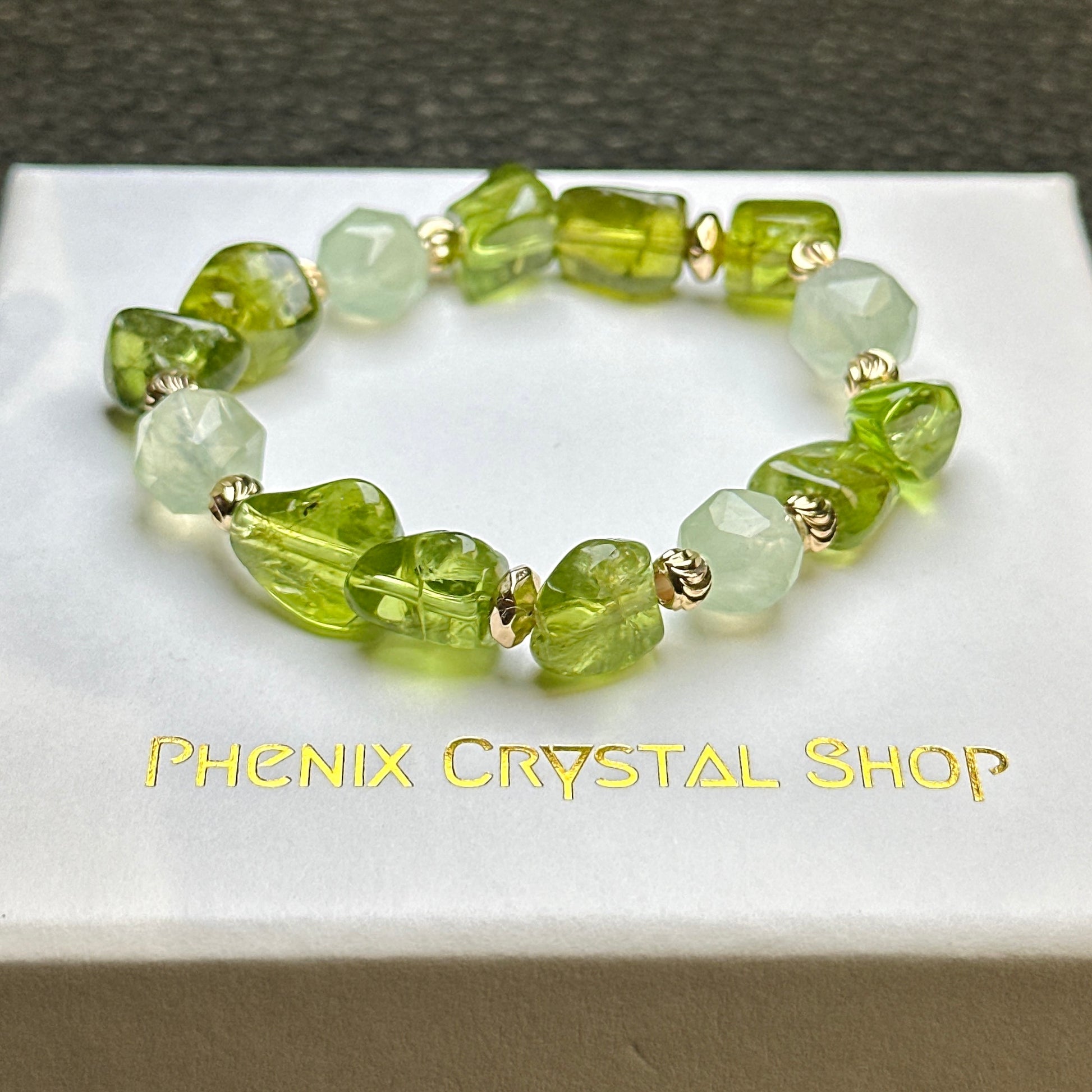 Peridot x Prehnite 橄欖石 葡萄石 | 原礦 raw-crystal | 正面圖 front view