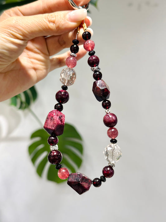 Phone Strap - Garnet Strawberry Quartz Black Rutilated 電話繩 | 電話繩 phone-strap | 正面圖 front view