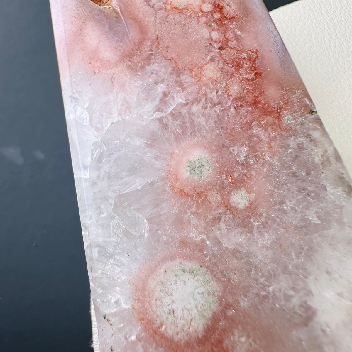 Pink Amethyst 粉紅紫晶柱 | 晶柱 crystal-point | 細節特寫 close up detail