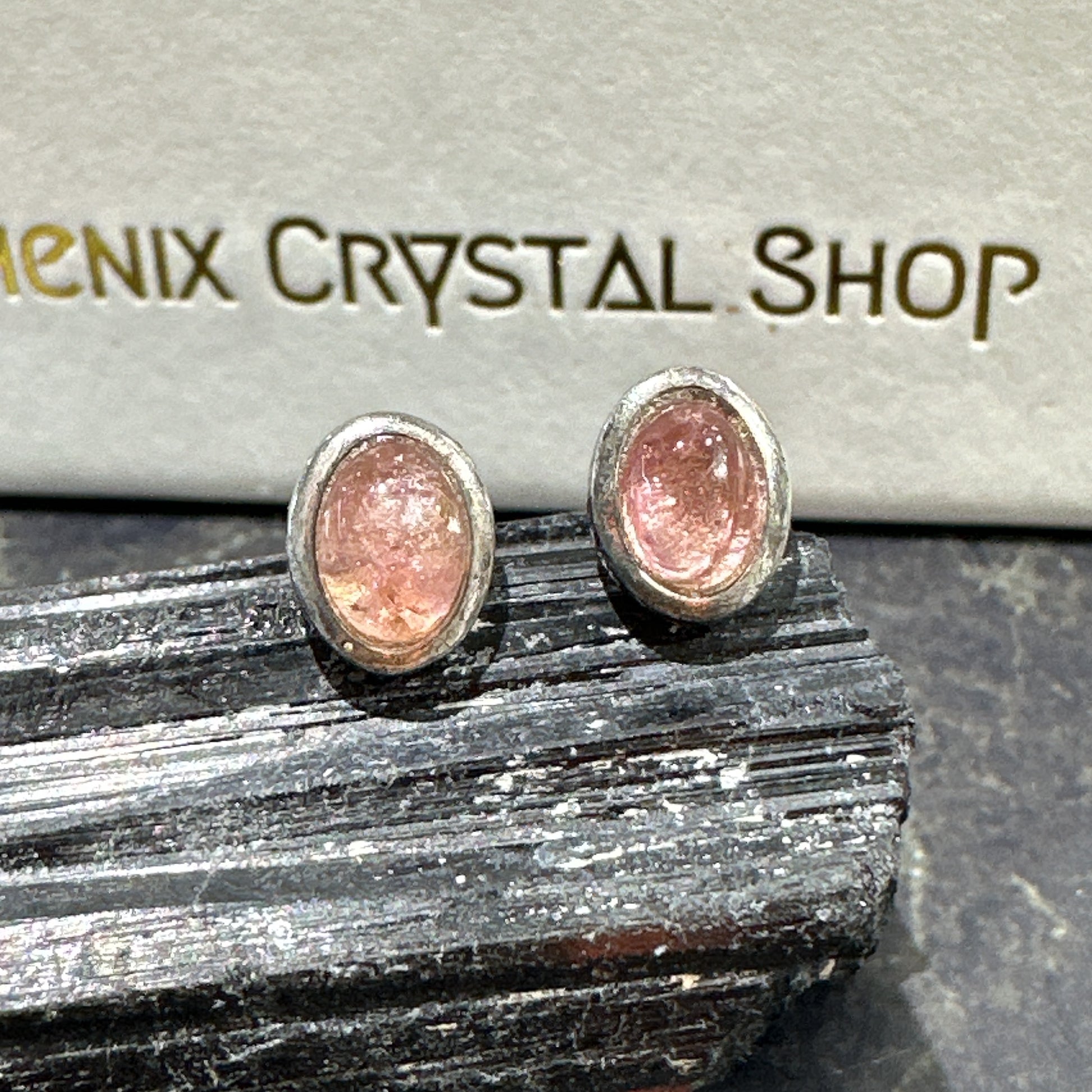 Pink Tourmaline Oval Earrings 粉紅碧璽耳釘橢圓形 | 耳飾 earrings | 正面圖 front view