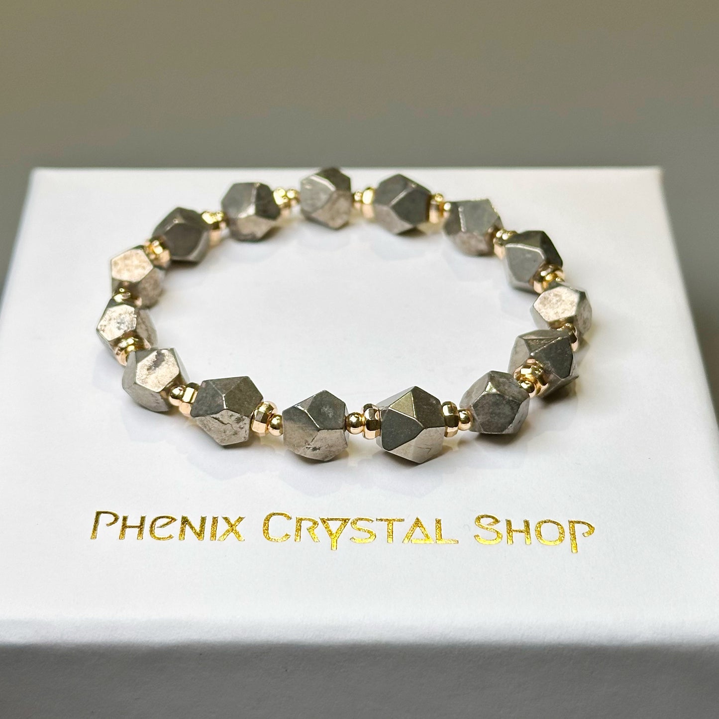 Pyrite Faceted Bracelet 黃鐵礦切割手串 | 手串 bracelet | 紋理特寫 texture detail