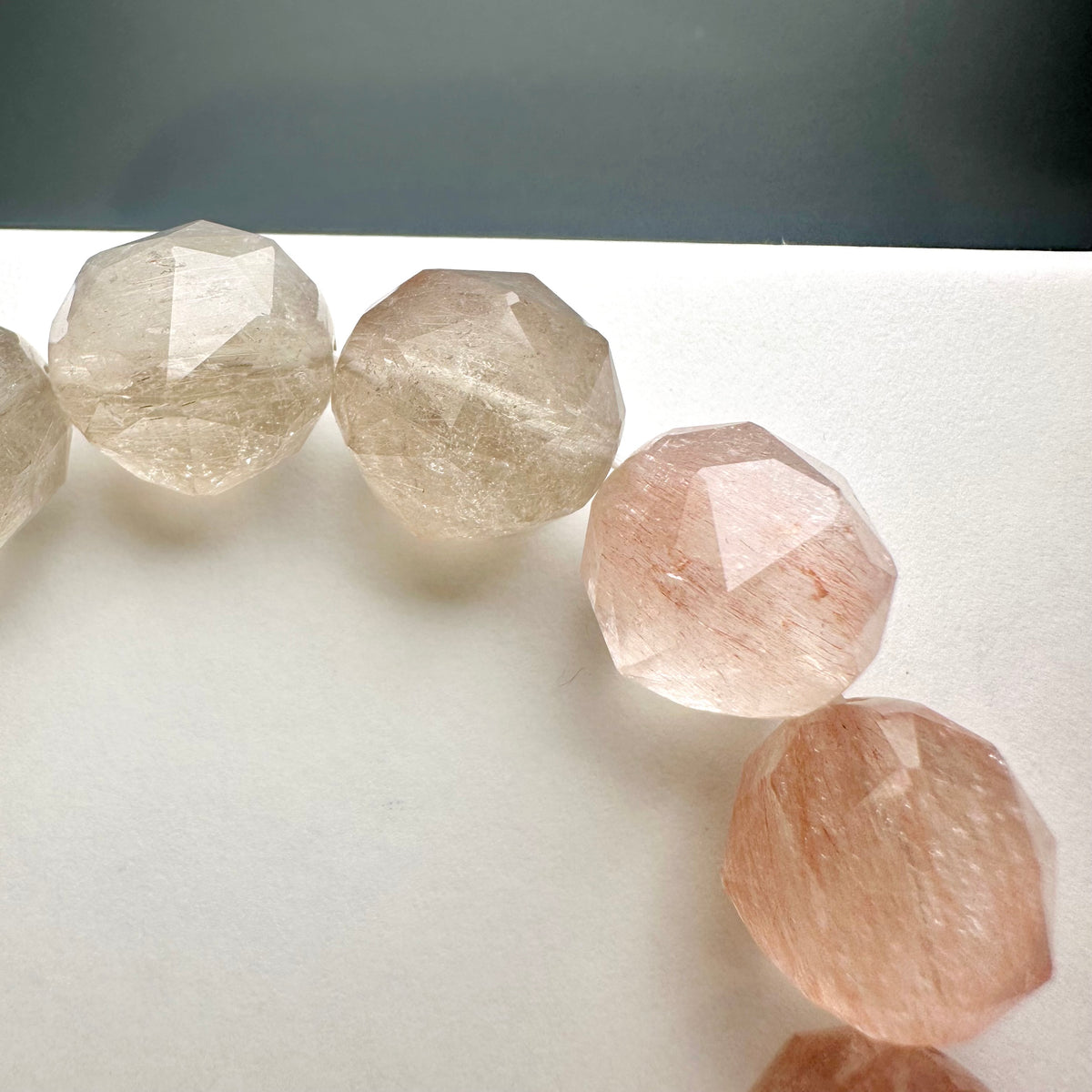 Rabbit-Hair Rutilated Quartz 兔毛水晶 | 原礦 raw-crystal | 紋理特寫 texture detail