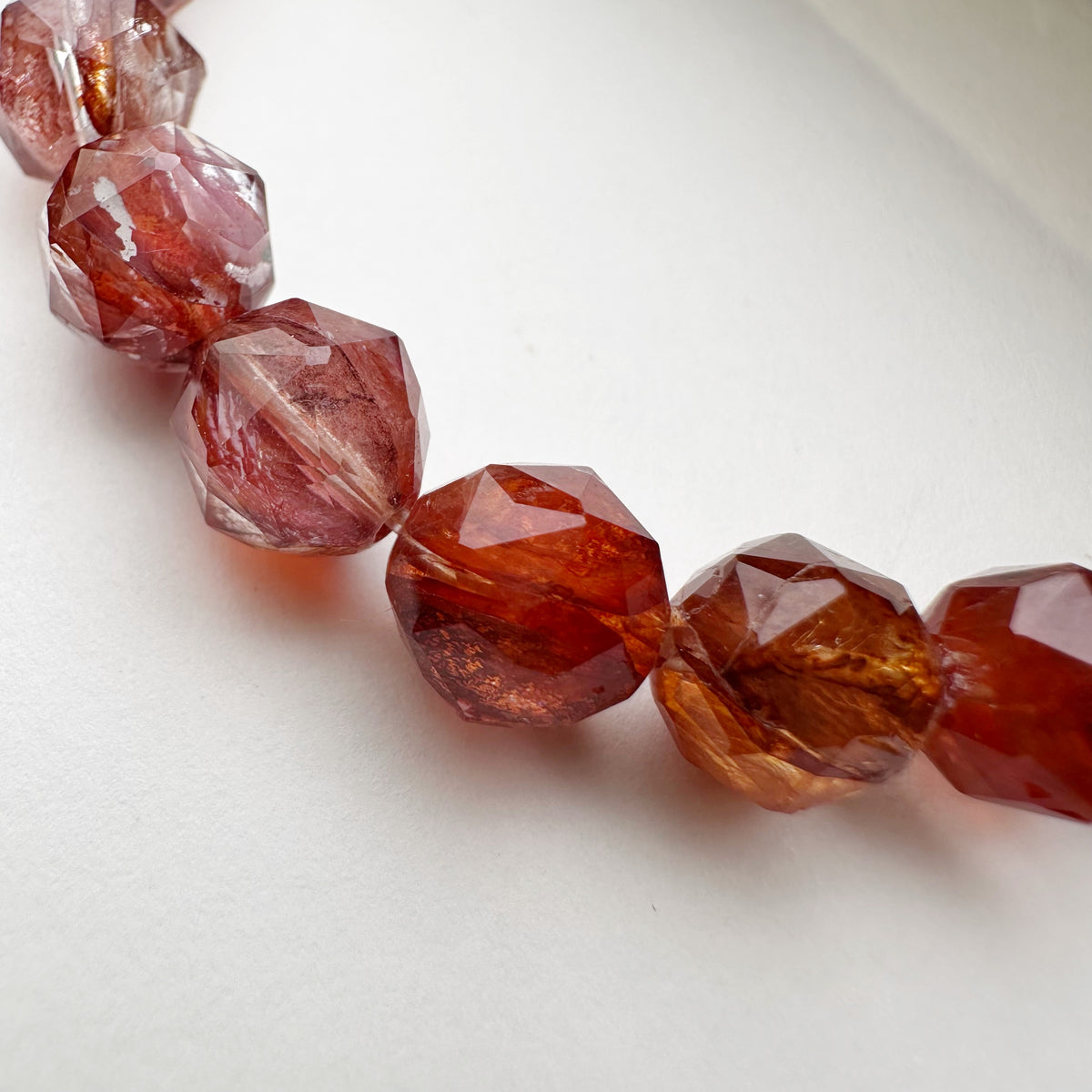 Red Hematoid Quartz Starcut 紅錦鯉膠花水晶 | 星切水晶 star-cut-crystal | 細節特寫 close up detail