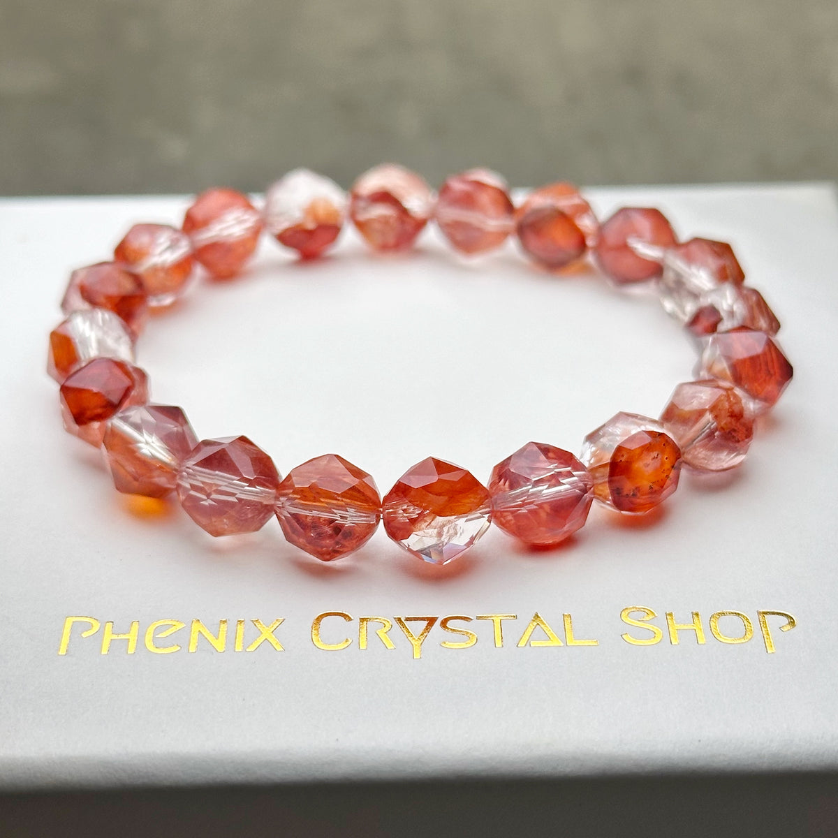 Red Hematoid Starcut Bracelet 紅錦鯉膠花水晶 | 手串 bracelet | 正面圖 front view