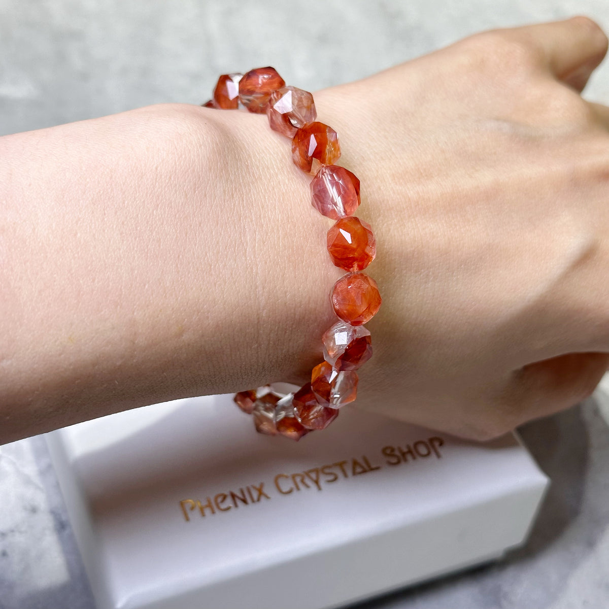 Red Hematoid Starcut Bracelet 紅錦鯉膠花水晶 | 手串 bracelet | 紋理特寫 texture detail