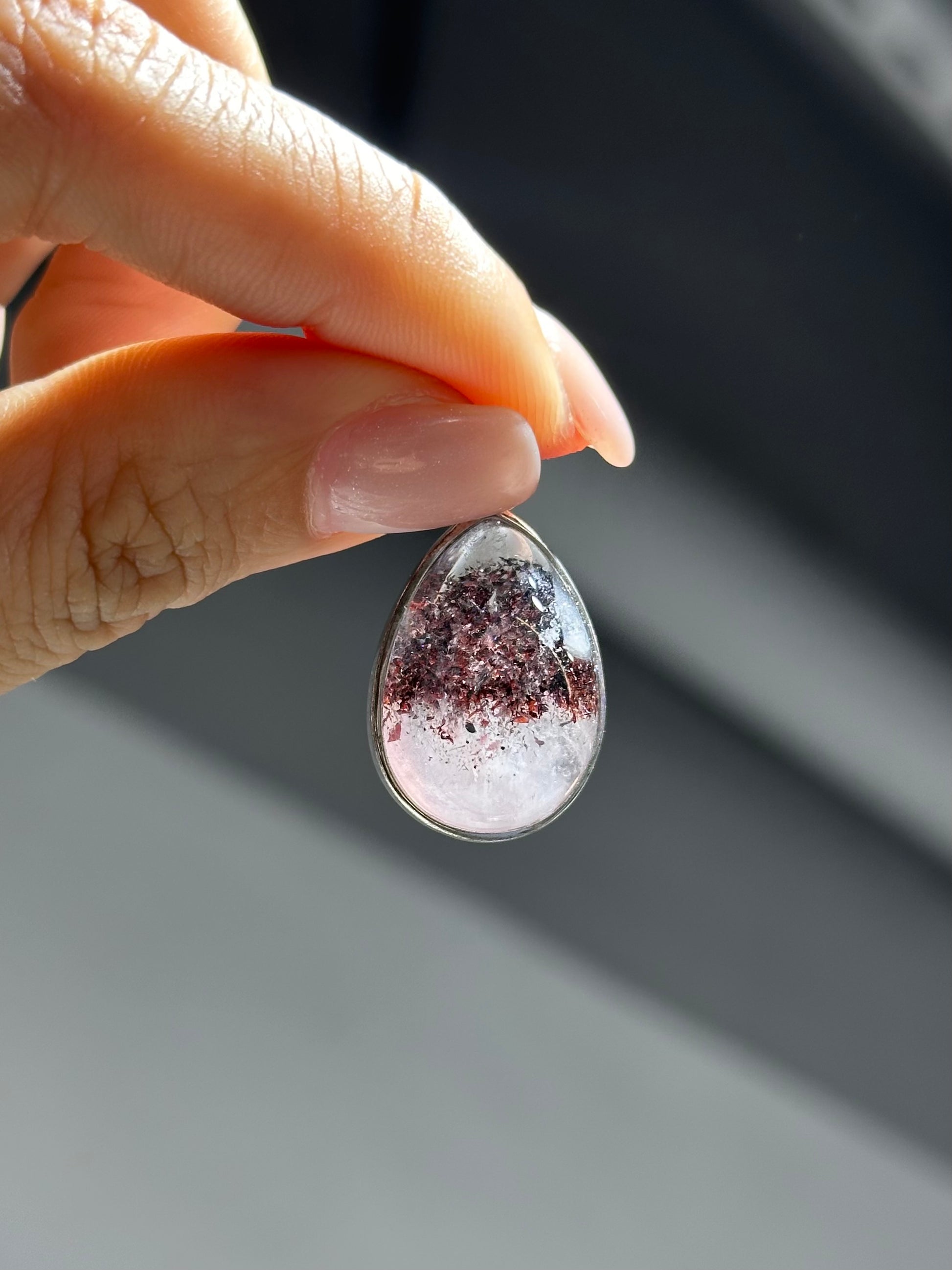 Red Super Seven Pendant 紅超七吊墜 | 吊墜 pendant | 側面角度 side angle