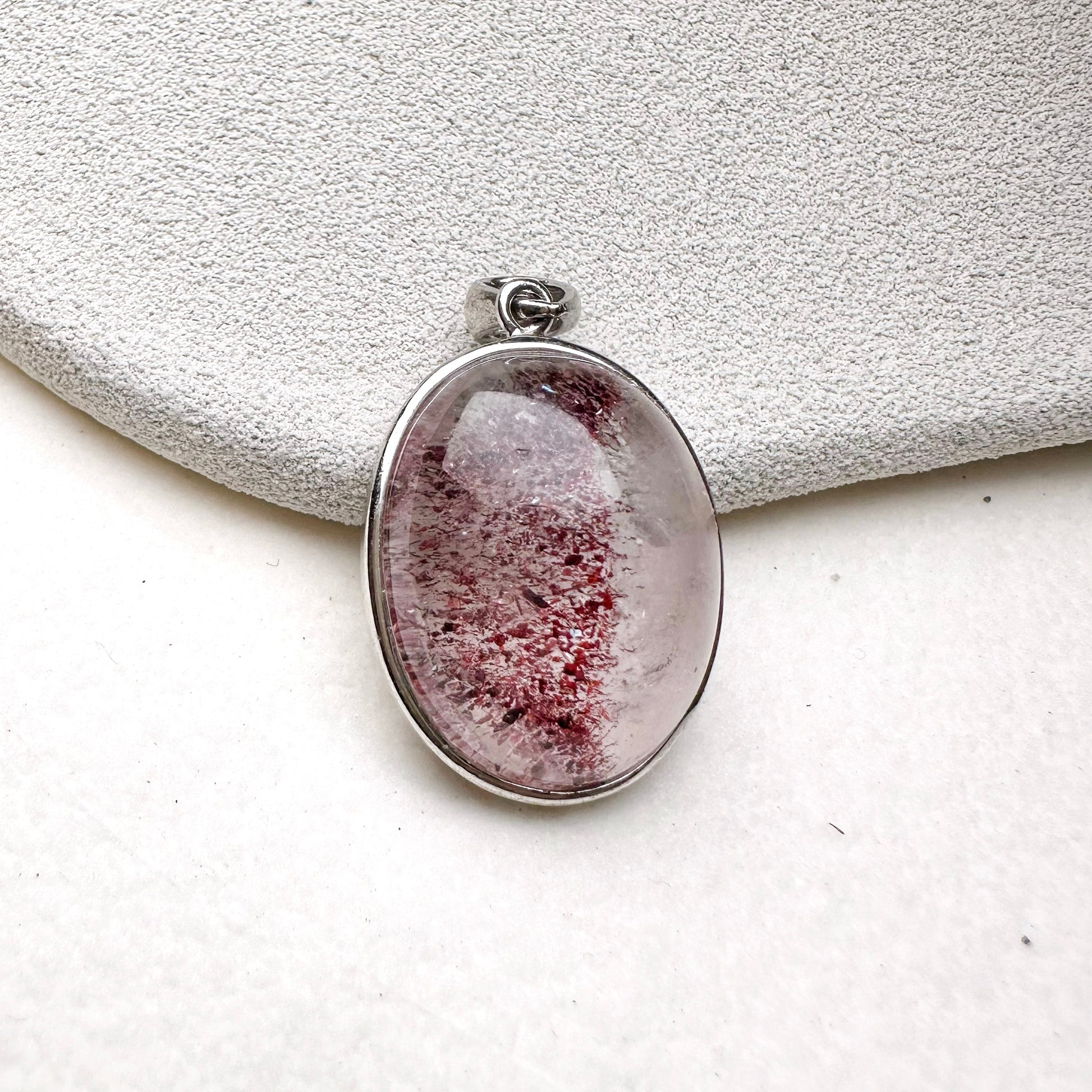 Red Super Seven Pendant 紅超七吊墜 | 吊墜 pendant | 紋理特寫 texture detail