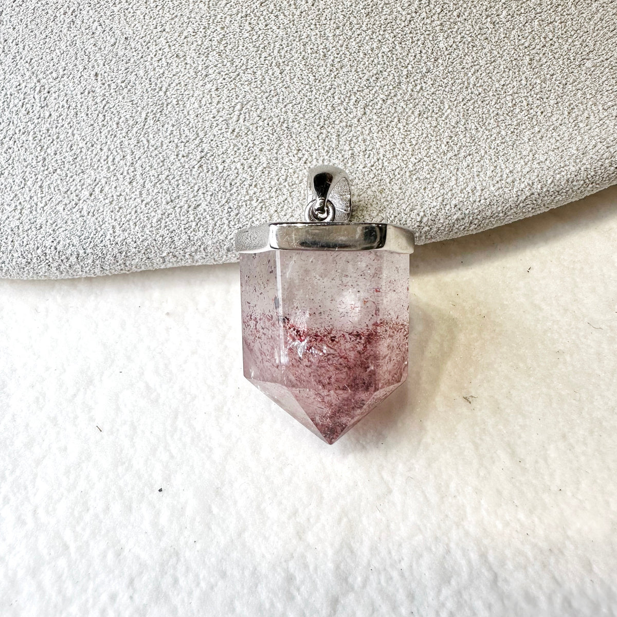 Red Super Seven Pendant 紅超七吊墜 | 吊墜 pendant | 側面角度 side angle