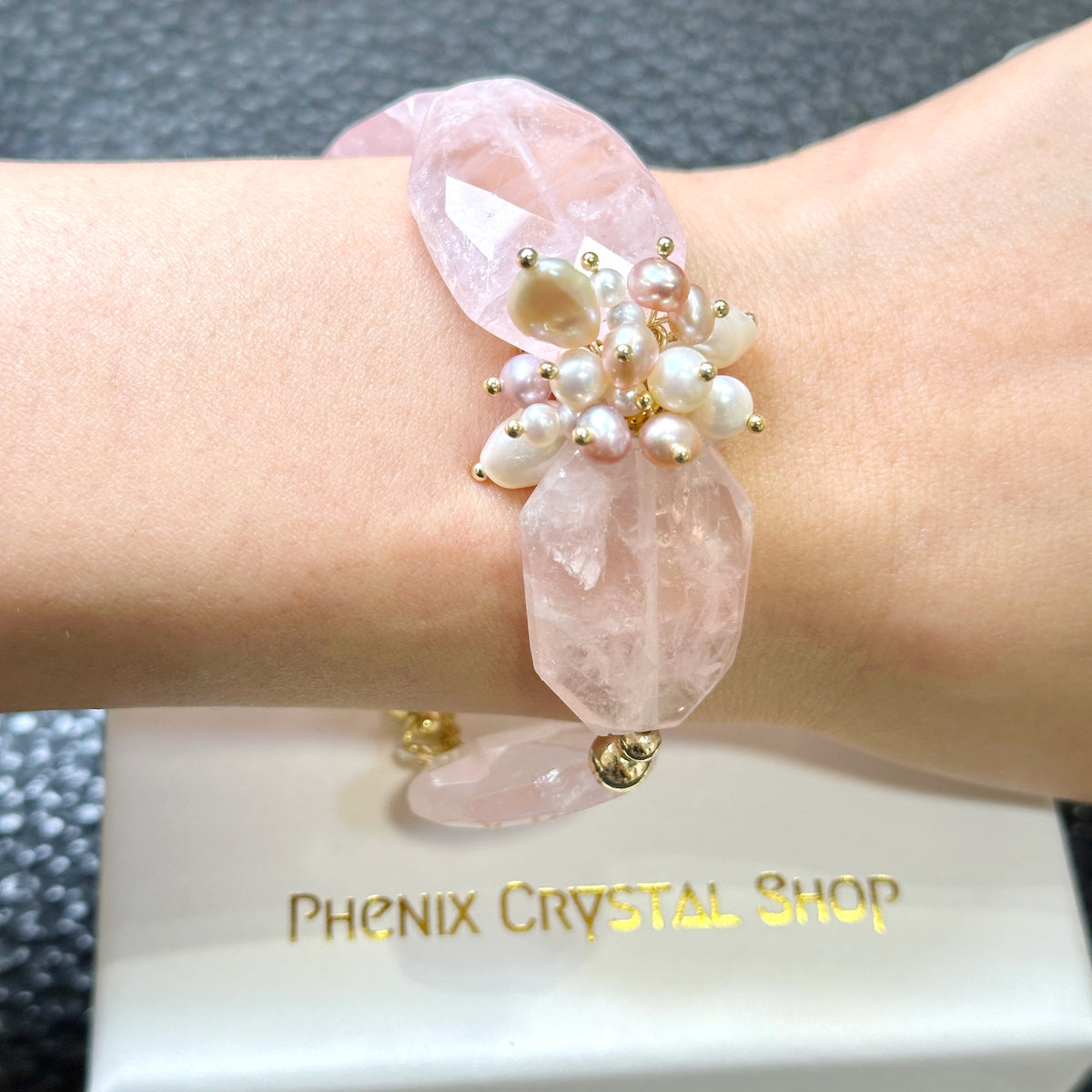 Rose Quart Faceted x Pearls Bracelet 切割款粉晶 珍珠花束手鏈 | 手串 bracelet | 紋理特寫 texture detail