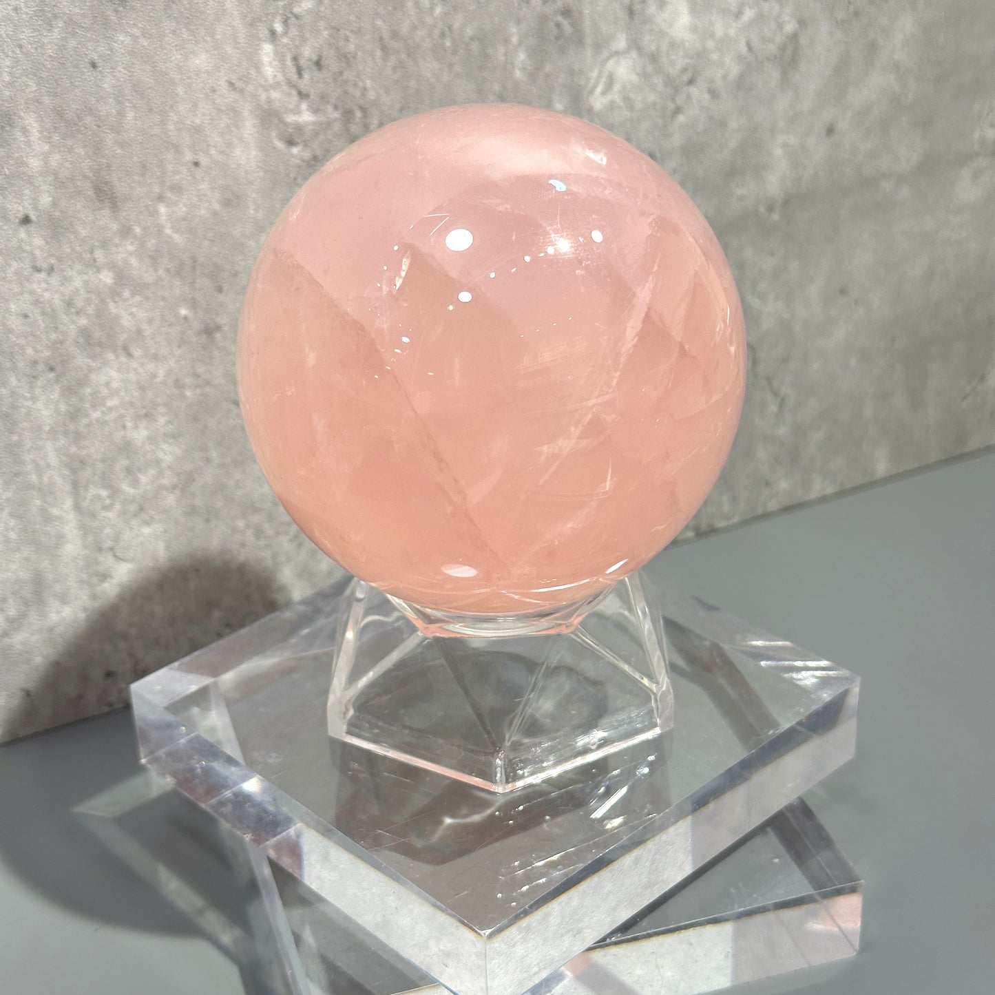 Rose Quartz Sphere 星光粉晶球 7.1cm | 水晶球 sphere | 正面圖 front view
