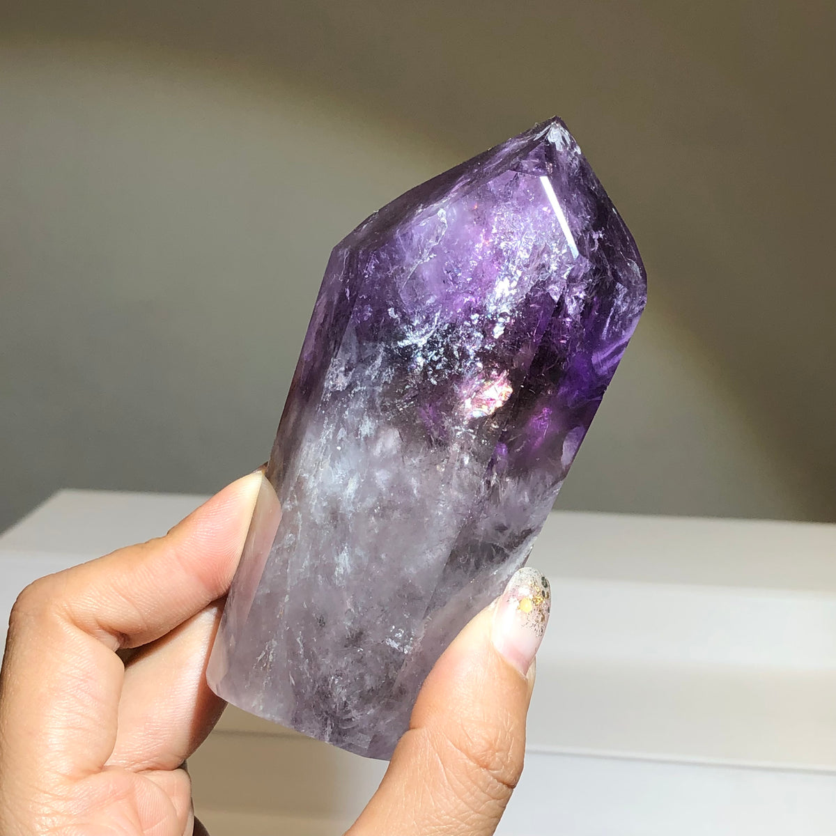 Royal Amethyst Point Tower 皇家紫晶柱 | 晶柱 crystal-point | 側面角度 side angle