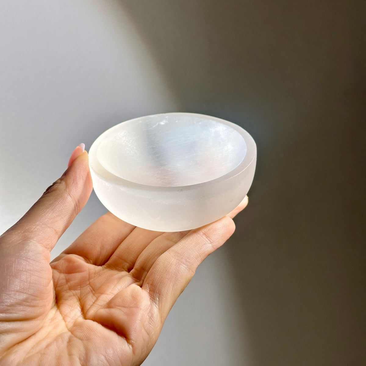 Selenite Bowl 透石膏小碗 | 碗 bowl | 細節特寫 close up detail