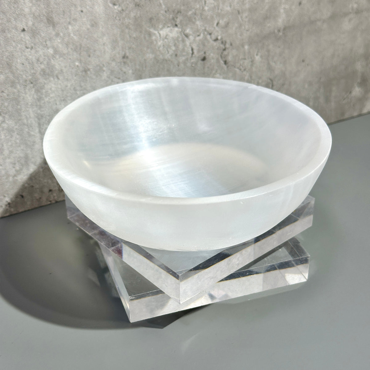 Selenite Bowl 透石膏碗 | 碗 bowl | 側面角度 side angle