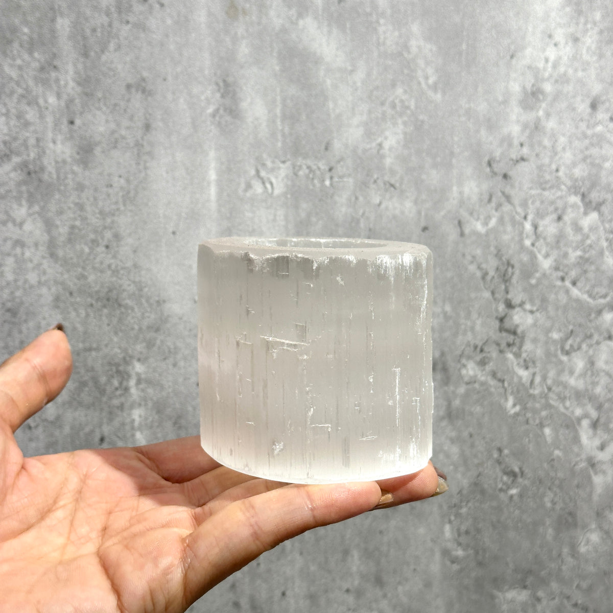 Selenite Candle Holder 透石膏燭台 | 燭台 candle-holder | 正面圖 front view